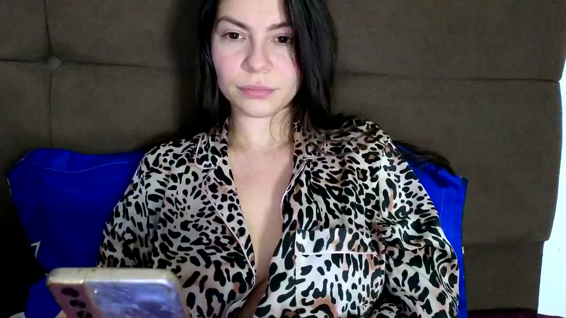 Gallery image thumbnail from Jullyenn3's myfreecams stream on, 11/11/2024, 14:43 image 15 of 20