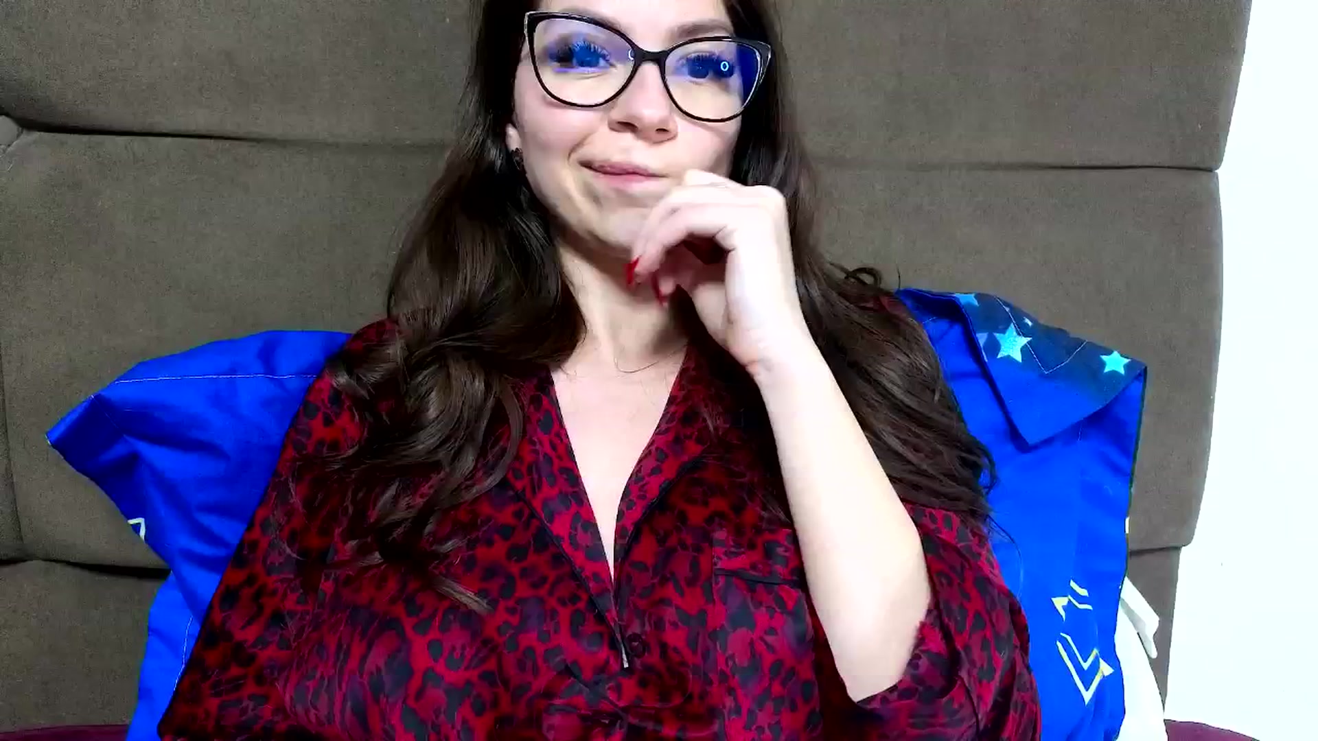 Gallery image thumbnail from Jullyenn3's myfreecams stream on, 11/15/2024, 16:47 image 17 of 20