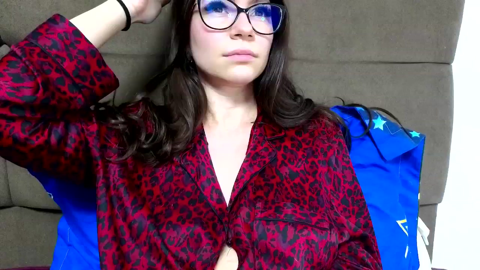 Gallery image thumbnail from Jullyenn3's myfreecams stream on, 11/15/2024, 16:47 image 12 of 20
