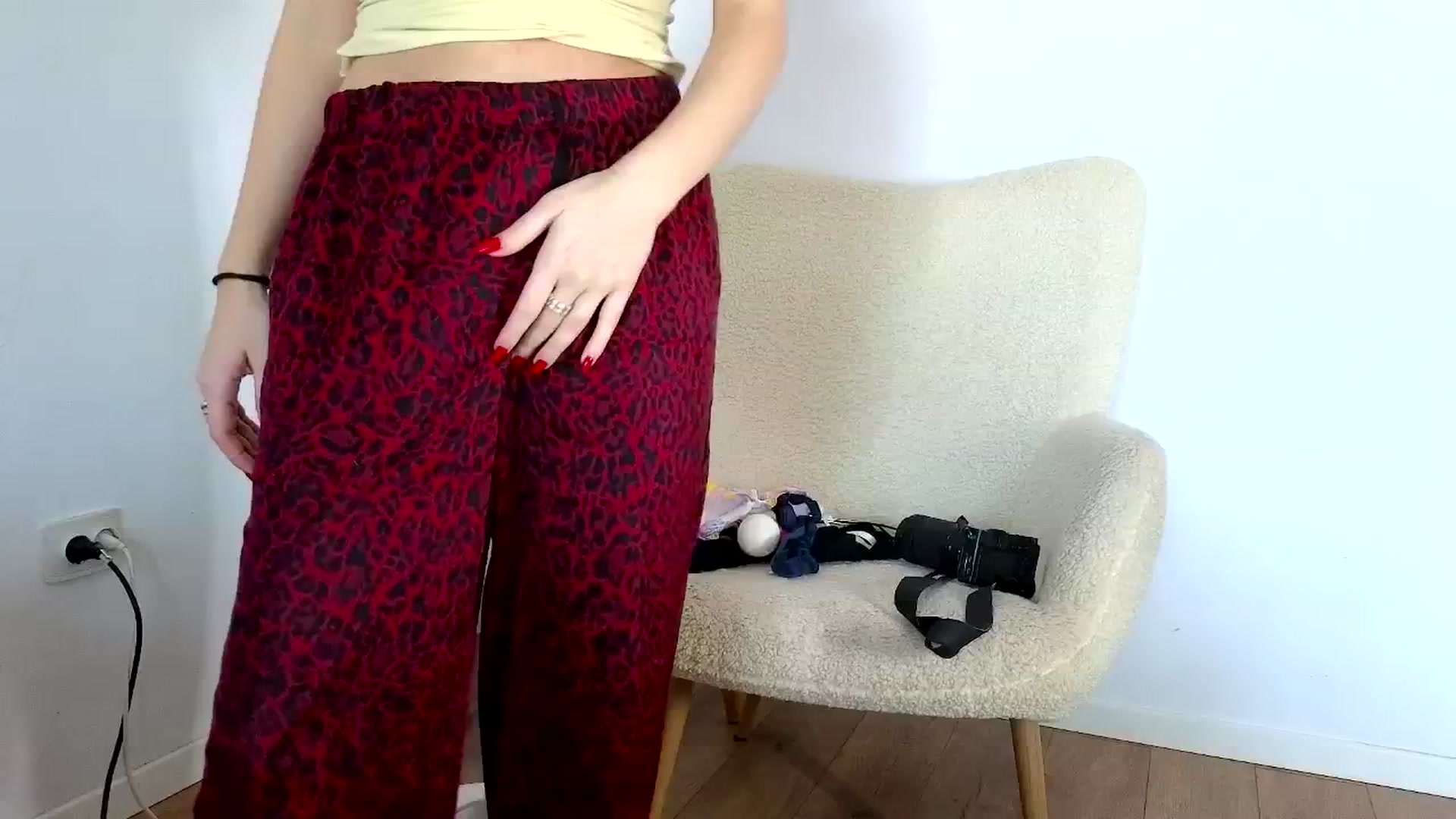 Gallery image thumbnail from Jullyenn3's myfreecams stream on, 12/08/2024, 14:20 image 7 of 20