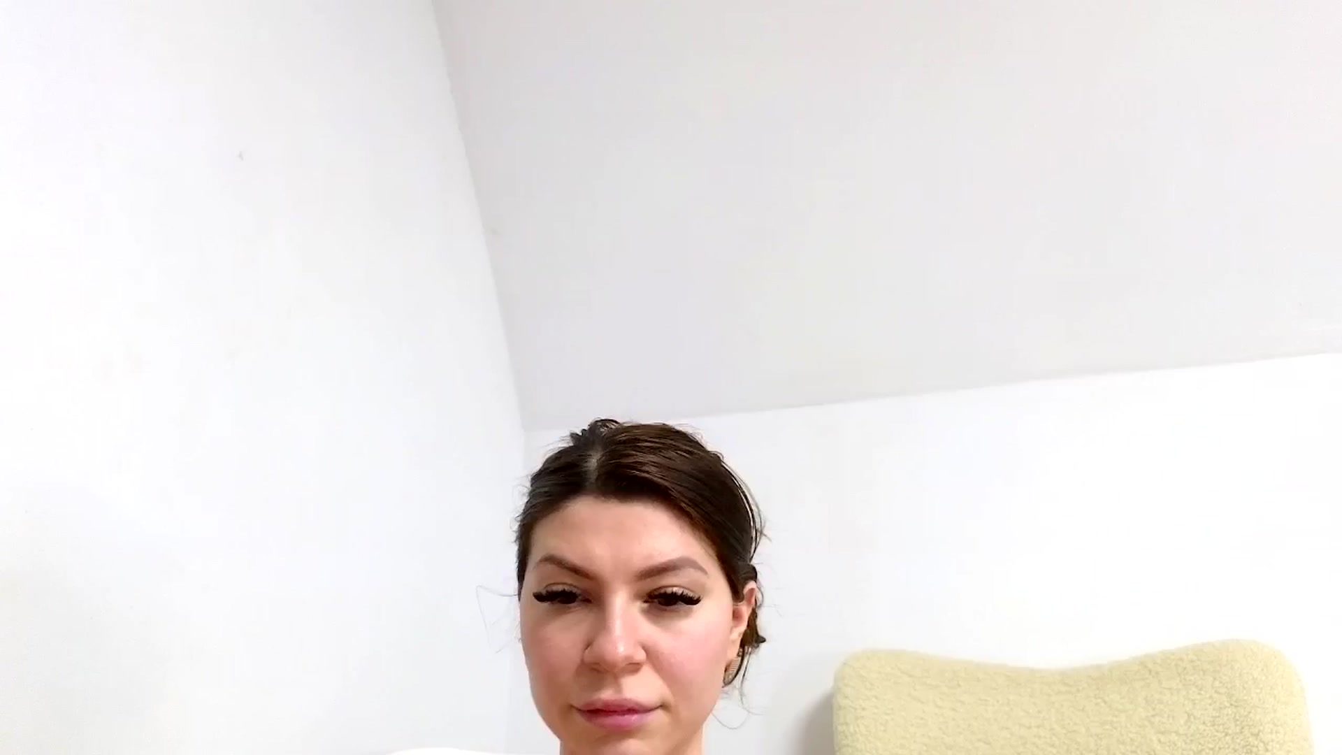 Gallery image thumbnail from Jullyenn3's myfreecams stream on, 12/22/2024, 18:39 image 12 of 20
