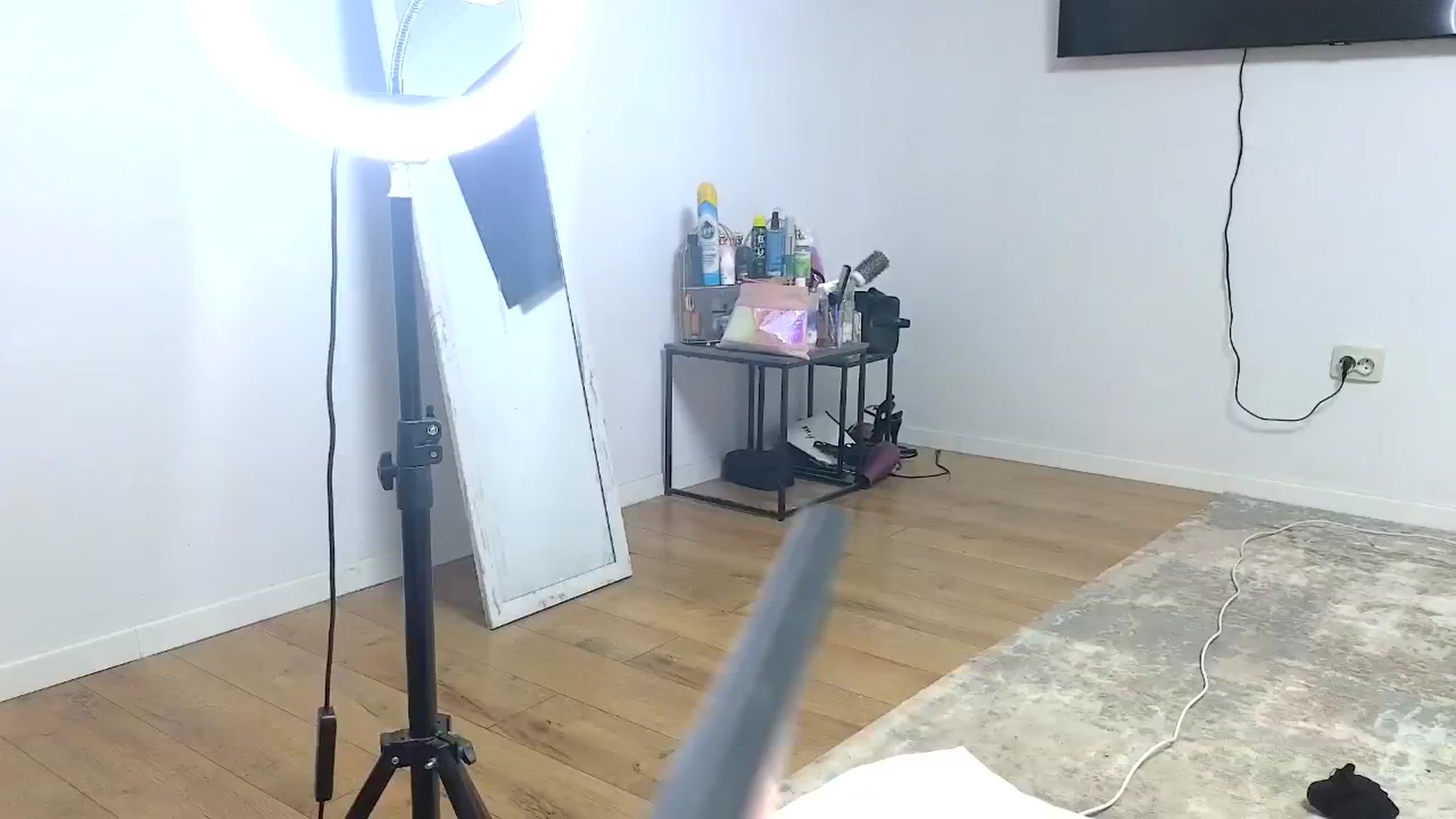 Gallery image thumbnail from Jullyenn3's myfreecams stream on, 12/30/2024, 22:08 image 9 of 20