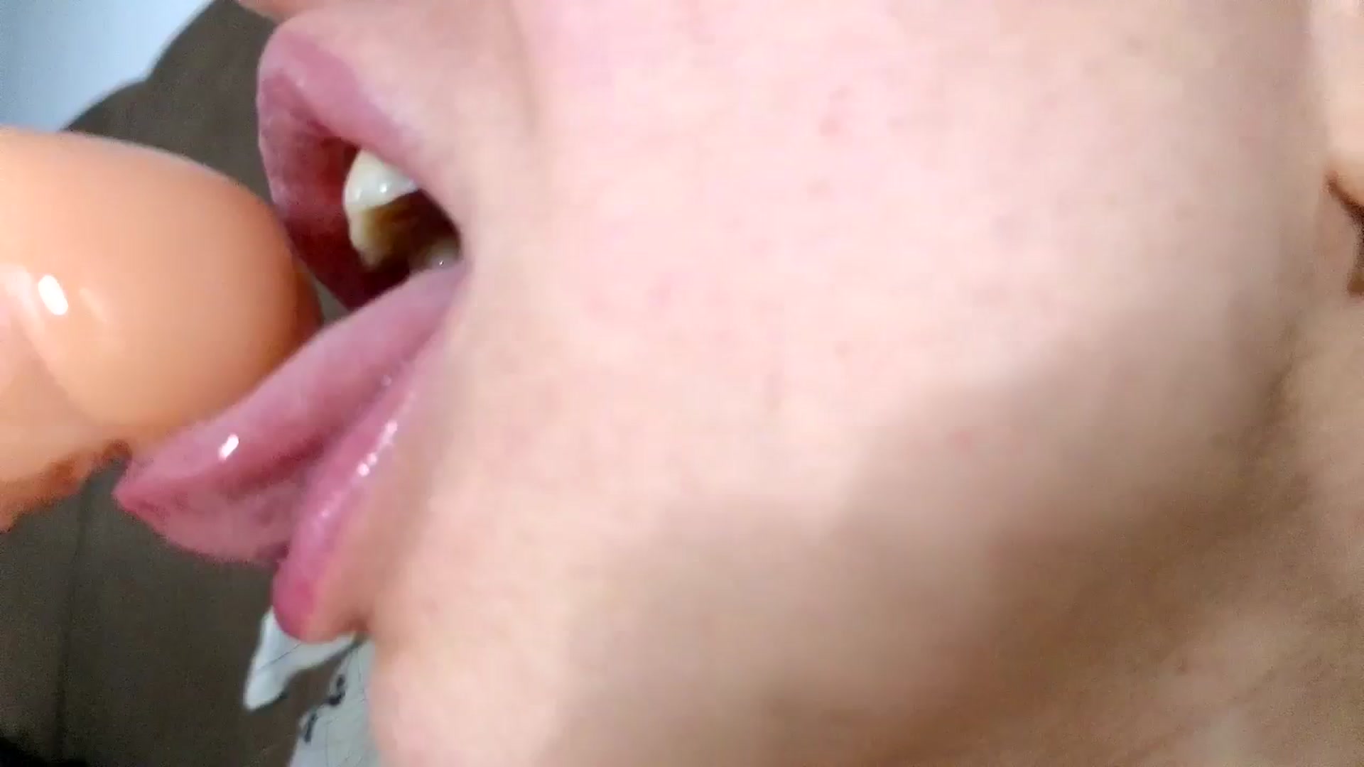 Gallery image thumbnail from Jullyenn3's myfreecams stream on, 01/19/2025, 15:01 image 12 of 20