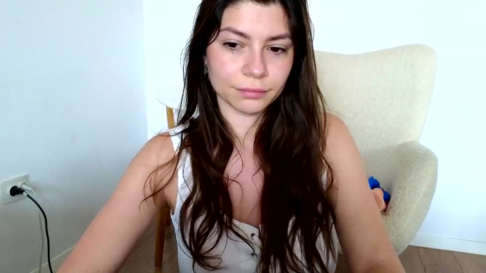 Gallery image thumbnail from Jullyenn3's myfreecams stream on, 04/21/2025, 13:00 image 4 of 20