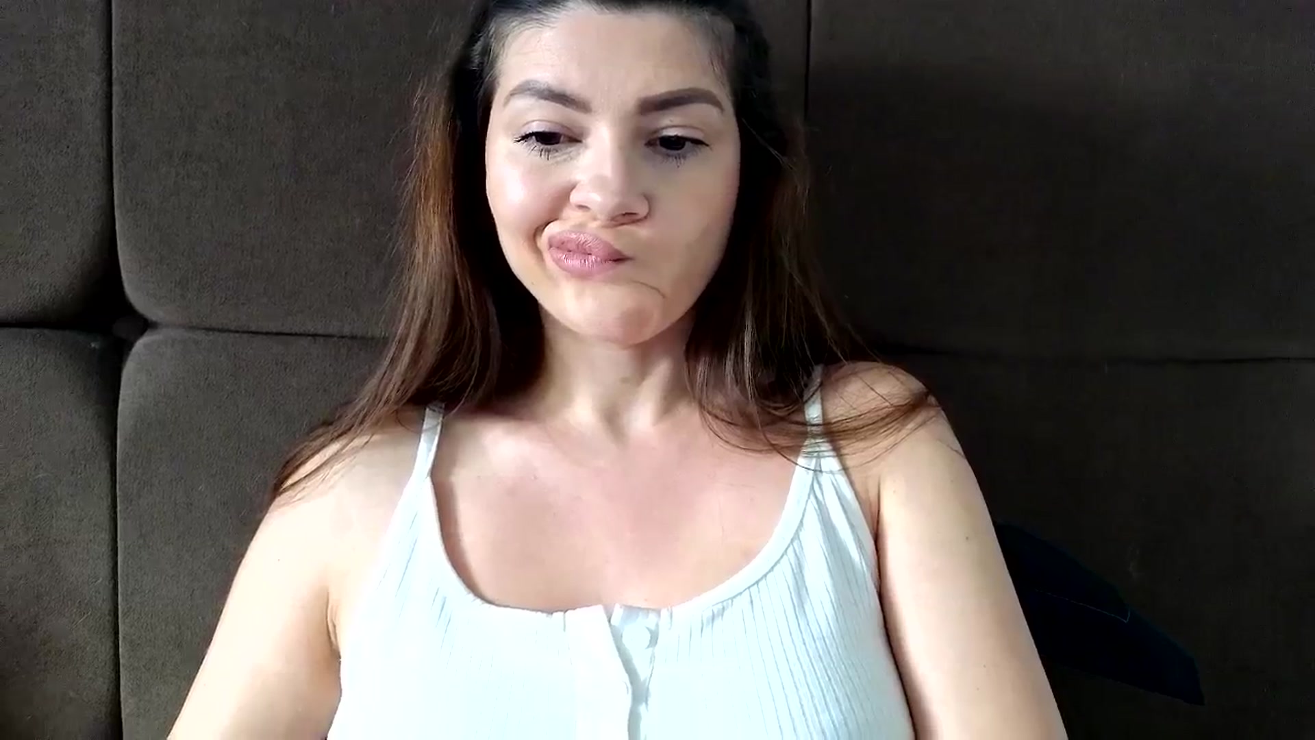 Gallery image thumbnail from Jullyenn3's myfreecams stream on, 05/17/2025, 13:31 image 13 of 20