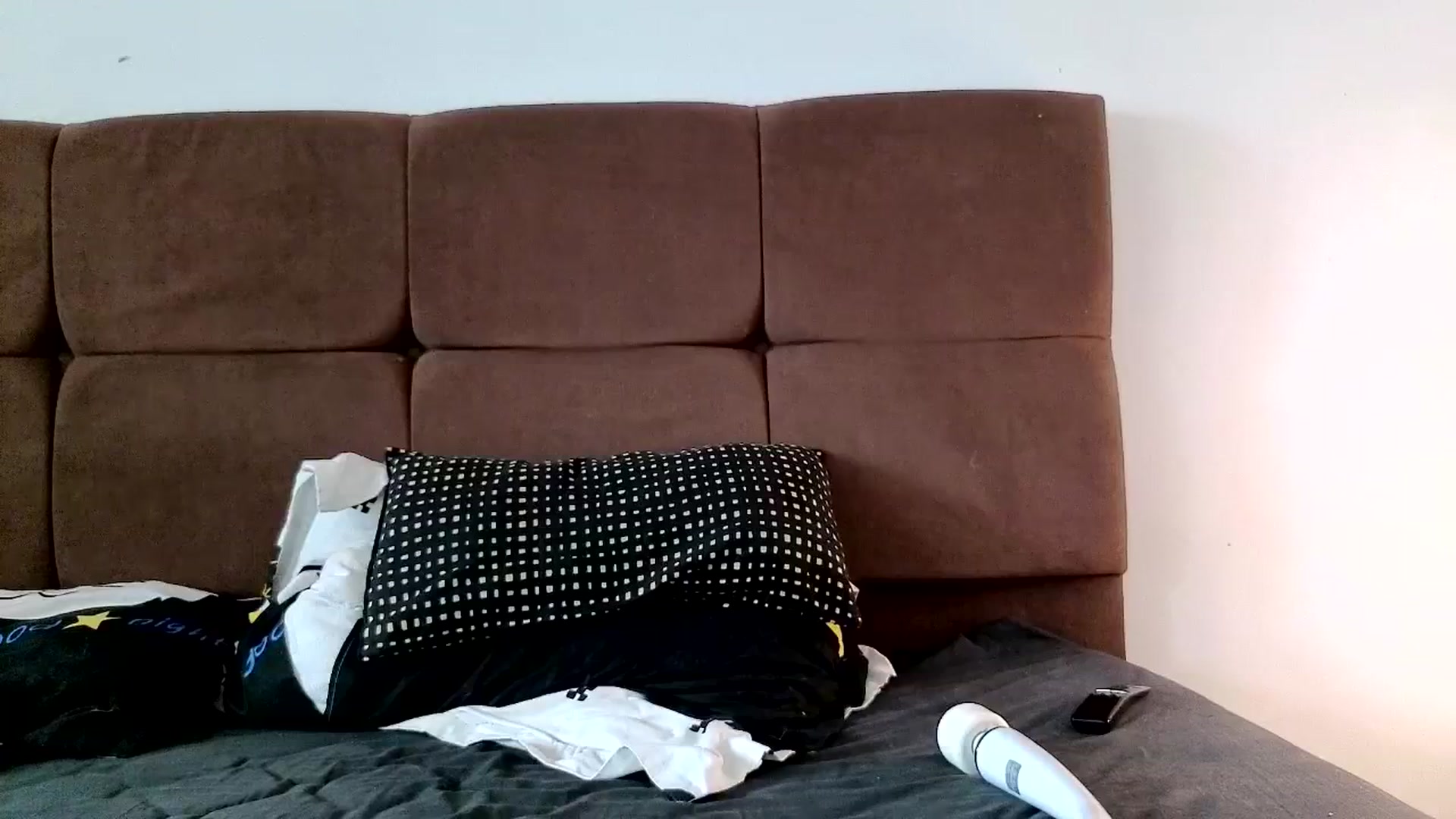 Gallery image thumbnail from Jullyenn3's myfreecams stream on, 08/06/2025, 10:04 image 9 of 20