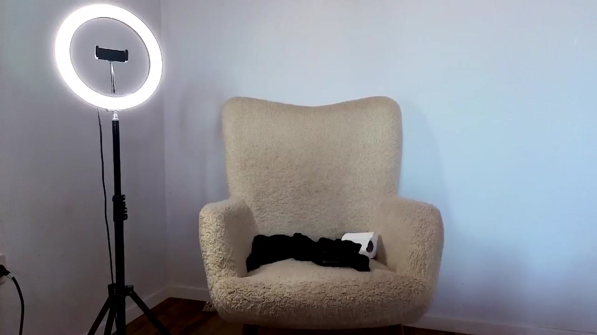 Gallery image thumbnail from Jullyenn3's myfreecams stream on, 09/02/2025, 11:53 image 2 of 20
