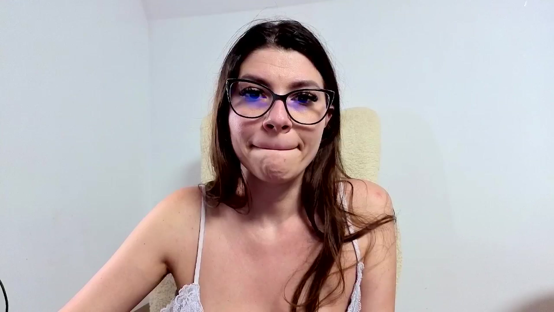 Gallery image thumbnail from Jullyenn3's myfreecams stream on, 09/07/2025, 18:51 image 19 of 20