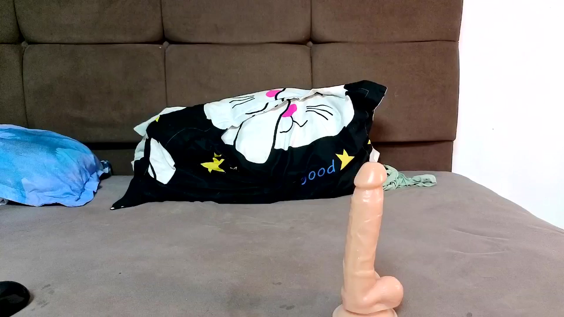 Gallery image thumbnail from Jullyenn3's myfreecams stream on, 09/26/2025, 18:00 image 8 of 20