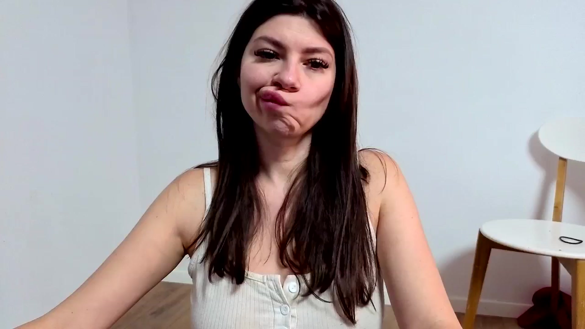 Gallery image thumbnail from Jullyenn3's myfreecams stream on, 09/29/2025, 17:43 image 1 of 20