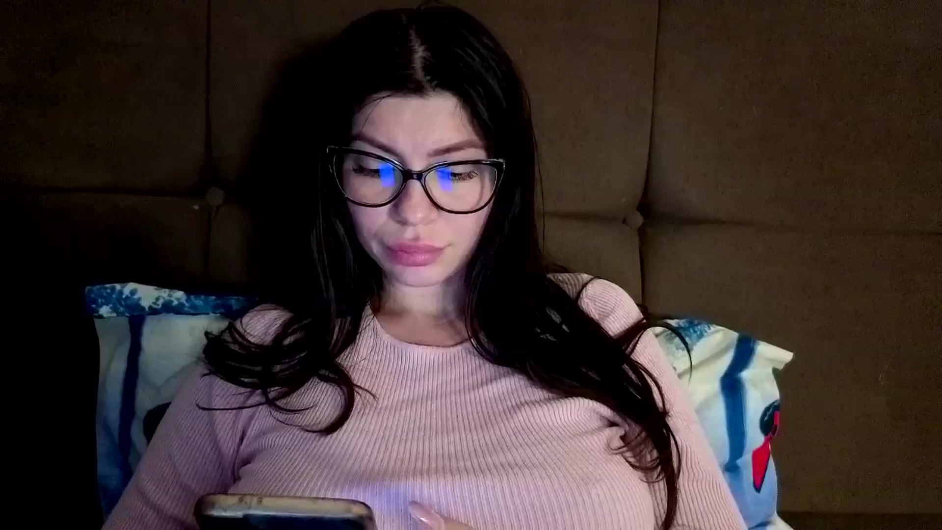 Gallery image thumbnail from Jullyenn3's myfreecams stream on, 10/04/2025, 16:28 image 14 of 20