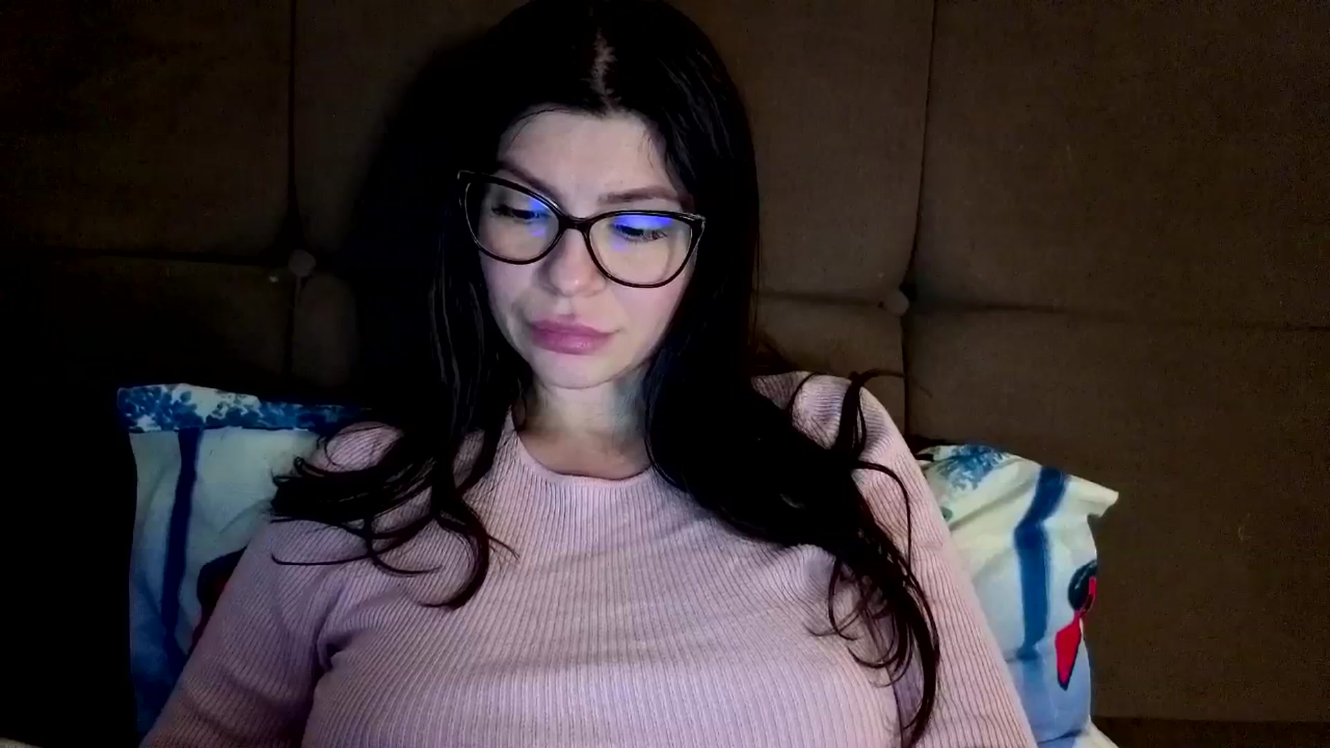 Gallery image thumbnail from Jullyenn3's myfreecams stream on, 10/04/2025, 16:28 image 12 of 20