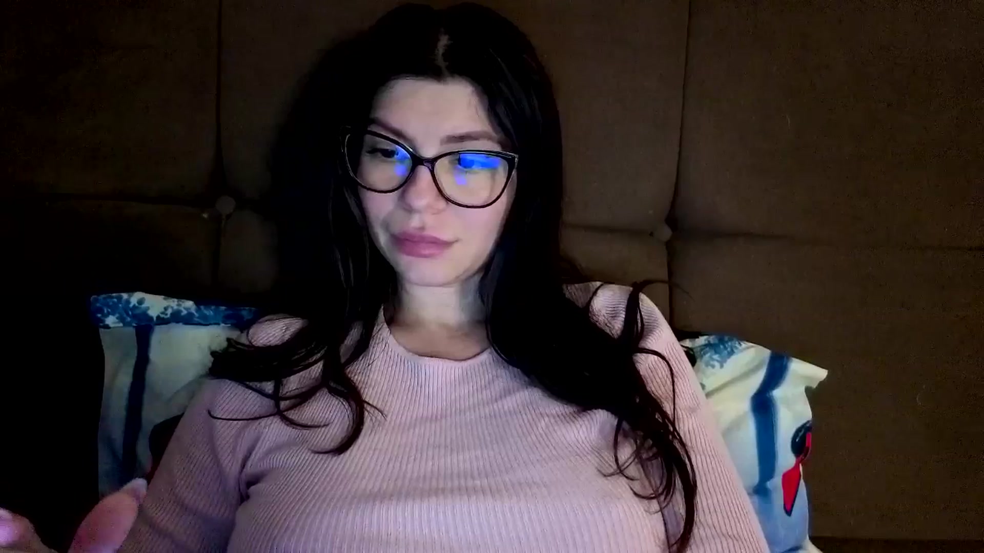 Gallery image thumbnail from Jullyenn3's myfreecams stream on, 10/04/2025, 16:28 image 11 of 20
