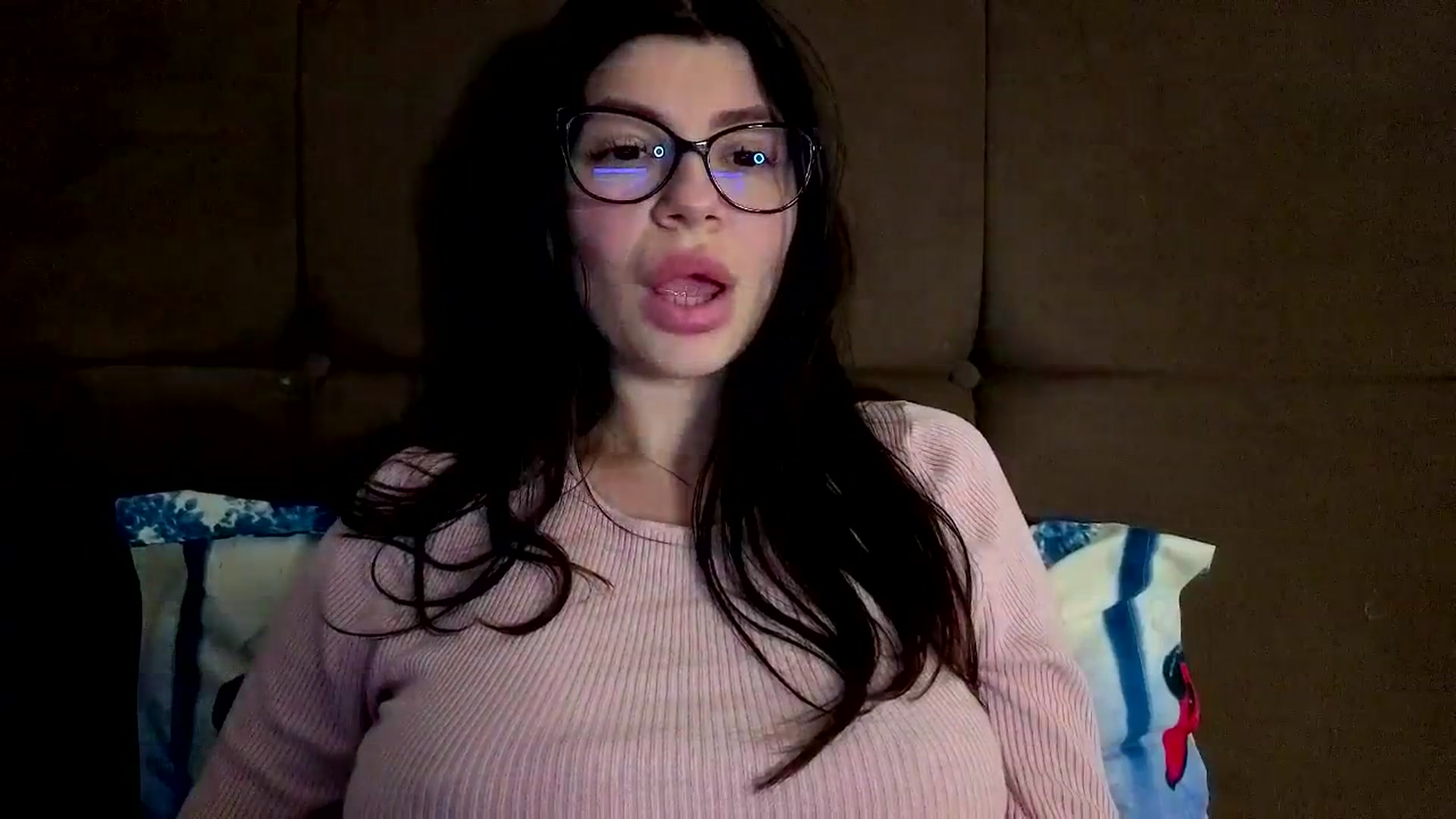 Gallery image thumbnail from Jullyenn3's myfreecams stream on, 10/04/2025, 16:28 image 18 of 20