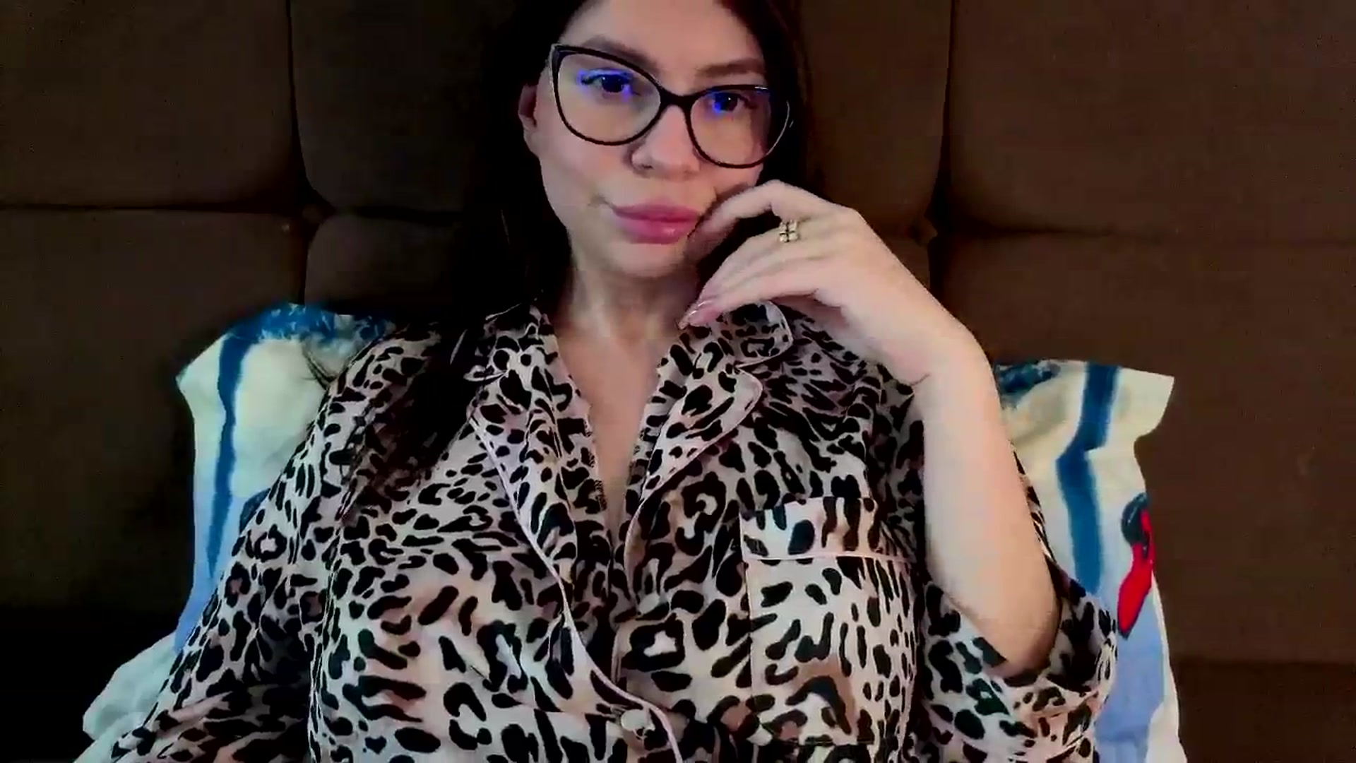 Gallery image thumbnail from Jullyenn3's myfreecams stream on, 10/05/2025, 13:47 image 2 of 20