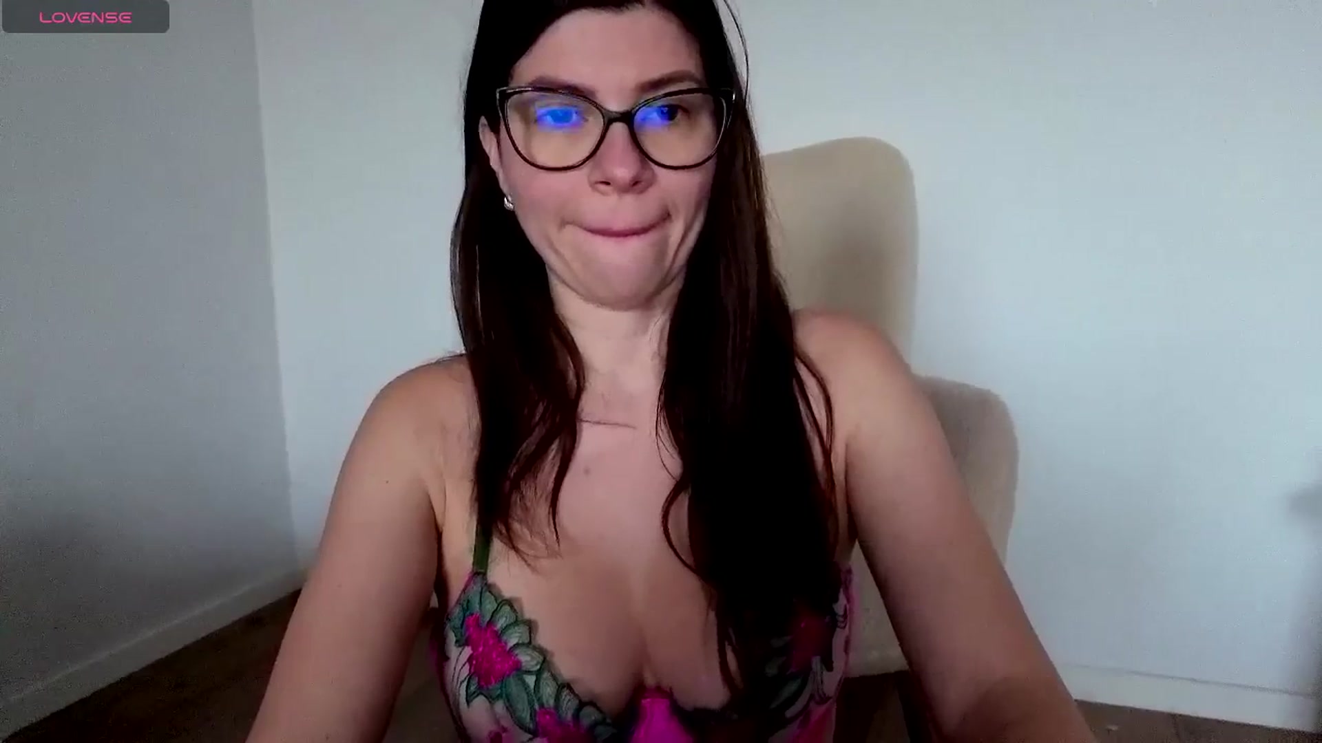 Gallery image thumbnail from Jullyenn3's myfreecams stream on, 11/16/2025, 14:17 image 2 of 20