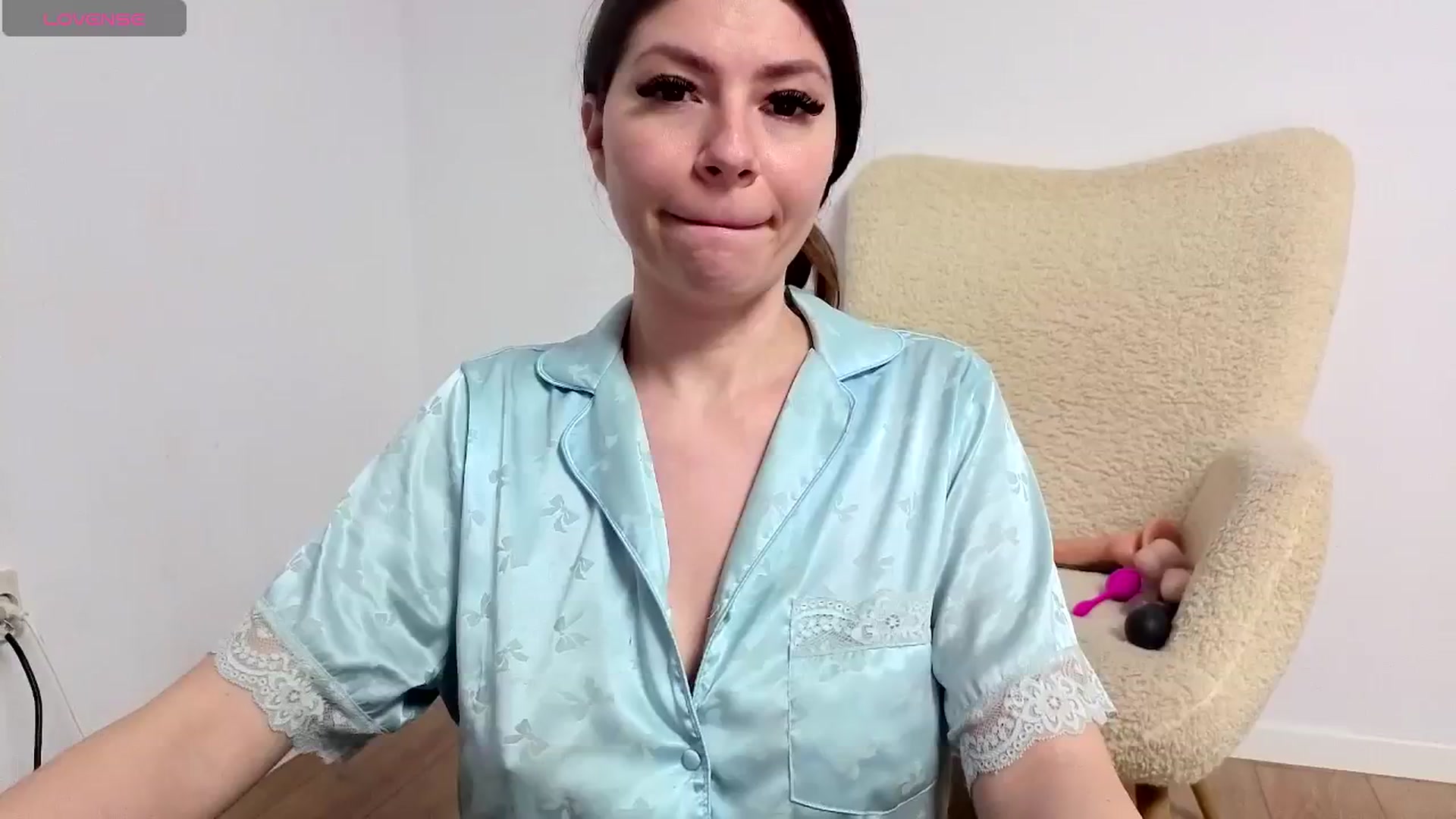 Gallery image thumbnail from Jullyenn3's myfreecams stream on, 03/31/2026, 16:18 image 1 of 20