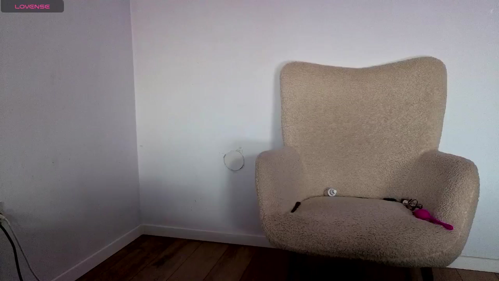 Gallery image thumbnail from Jullyenn3's myfreecams stream on, 04/06/2026, 17:16 image 2 of 20