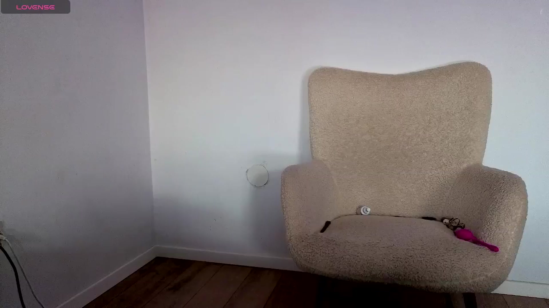 Gallery image thumbnail from Jullyenn3's myfreecams stream on, 04/06/2026, 17:16 image 1 of 20
