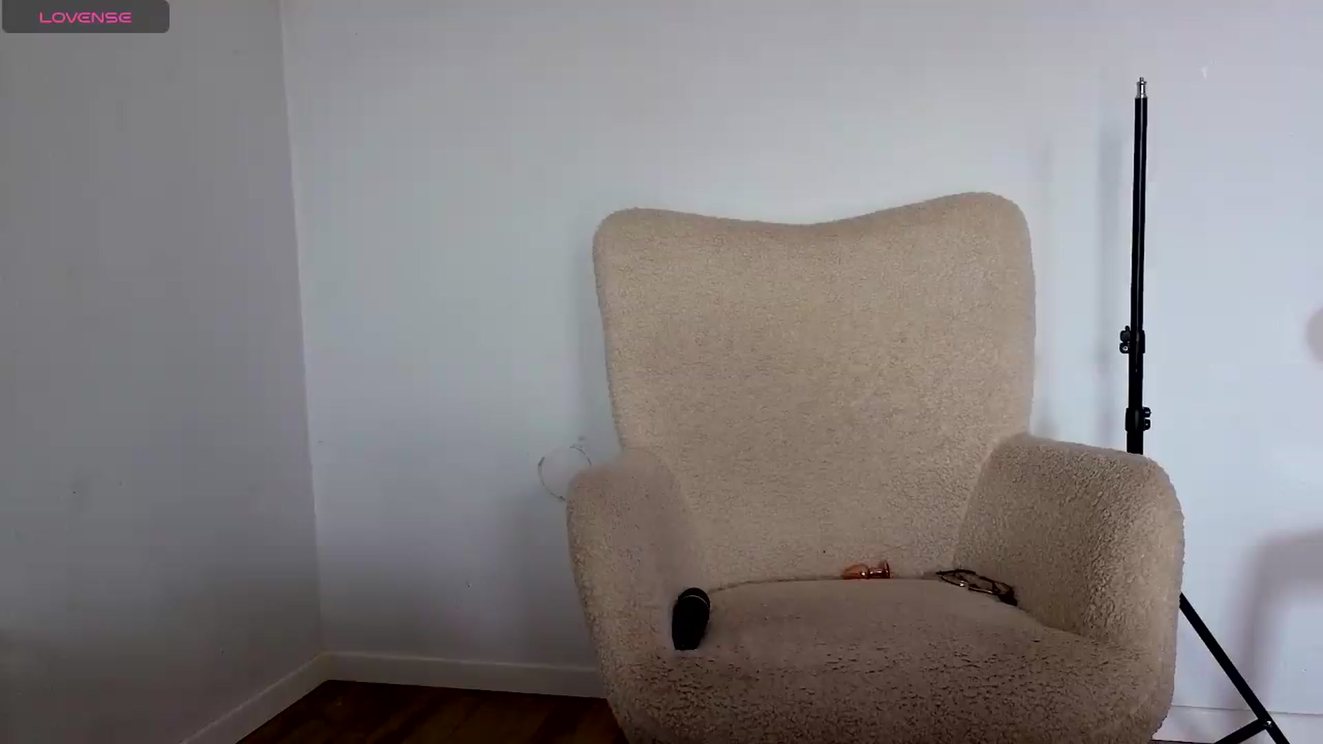 Gallery image thumbnail from Jullyenn3's myfreecams stream on, 05/16/2026, 12:20 image 2 of 20