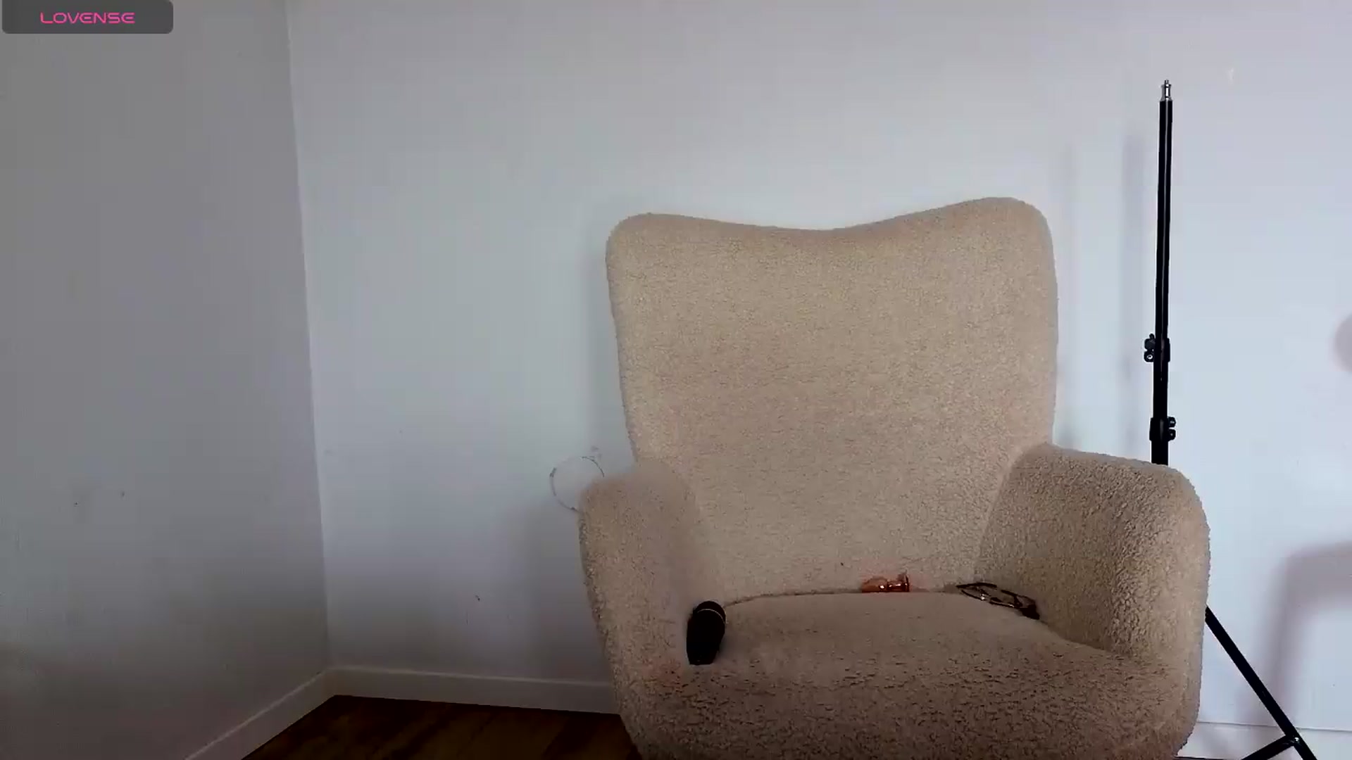 Gallery image thumbnail from Jullyenn3's myfreecams stream on, 05/16/2026, 12:20 image 3 of 20