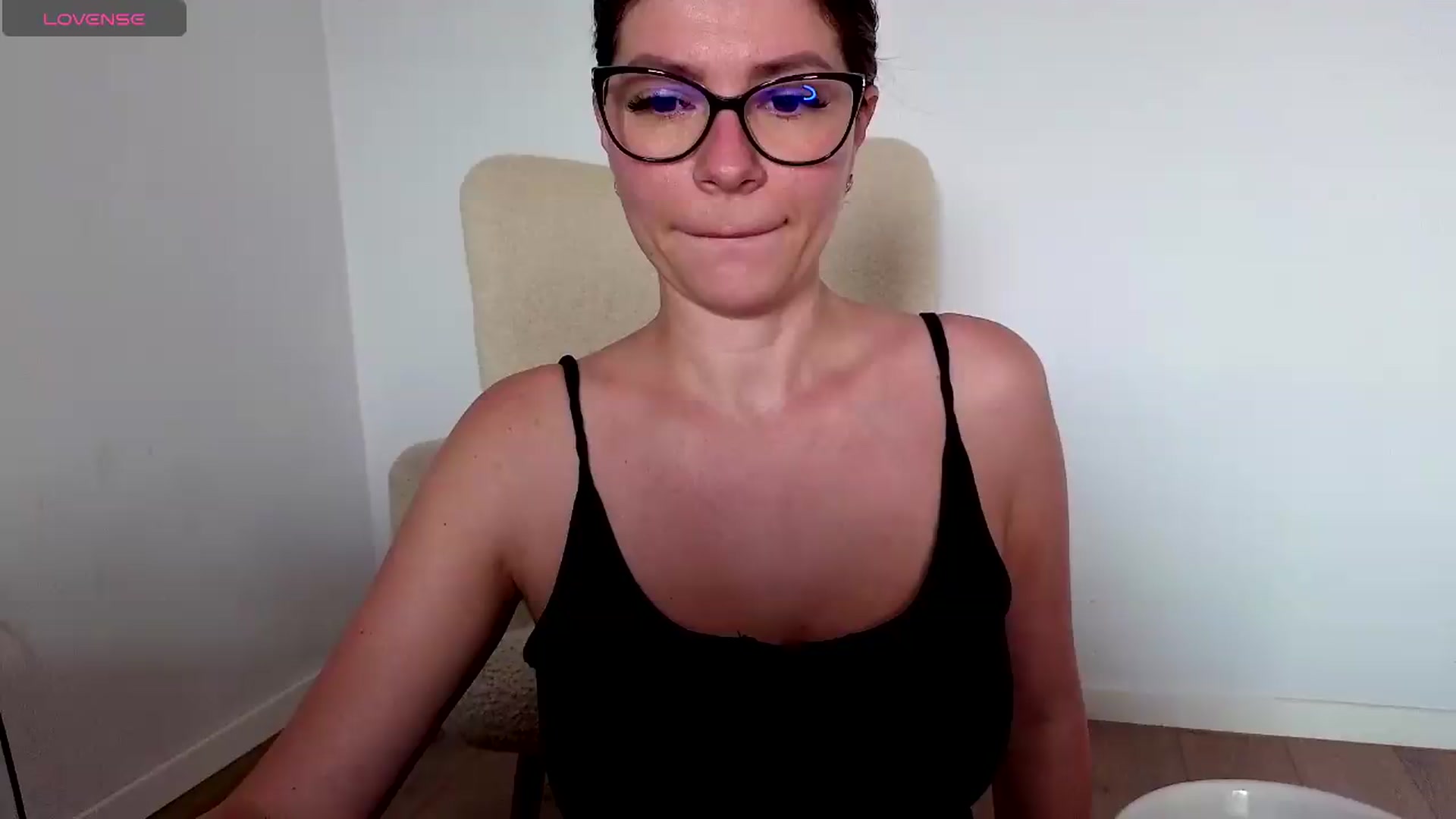 Gallery image thumbnail from Jullyenn3's myfreecams stream on, 06/21/2026, 12:56 image 4 of 20