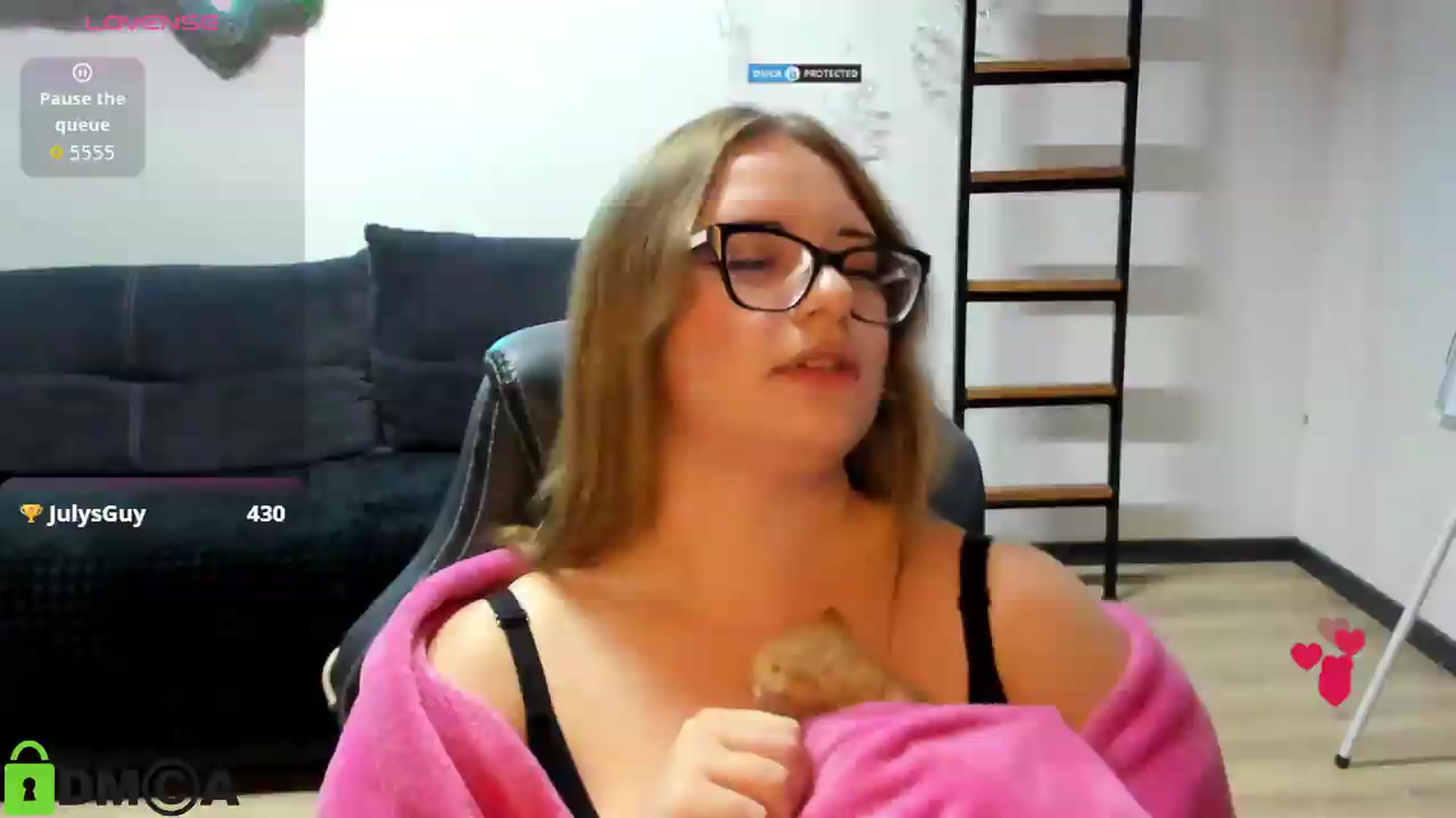 Gallery image thumbnail from JulyLight's myfreecams stream on, 09/14/2026, 24:19 image 1 of 20