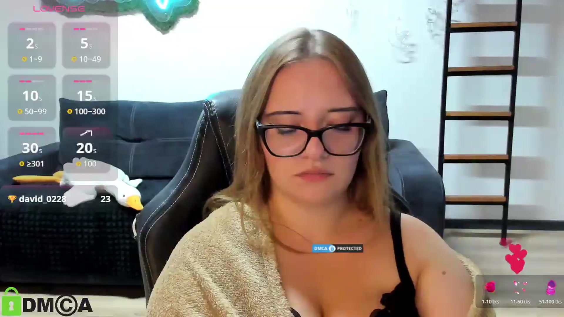 Gallery image thumbnail from JulyLight's myfreecams stream on, 09/18/2026, 23:08 image 15 of 20