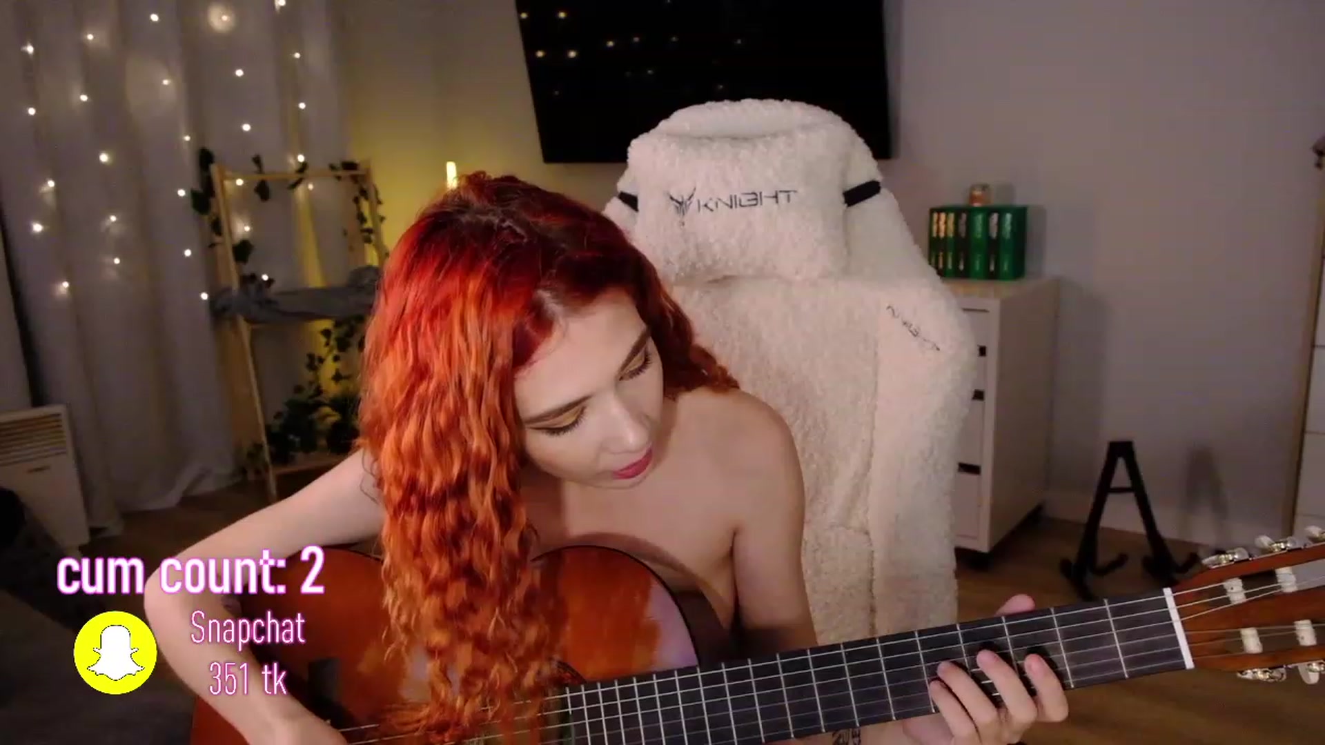 Gallery image thumbnail from JulyRedFox's myfreecams stream on, 11/23/2022, 03:44 image 14 of 20