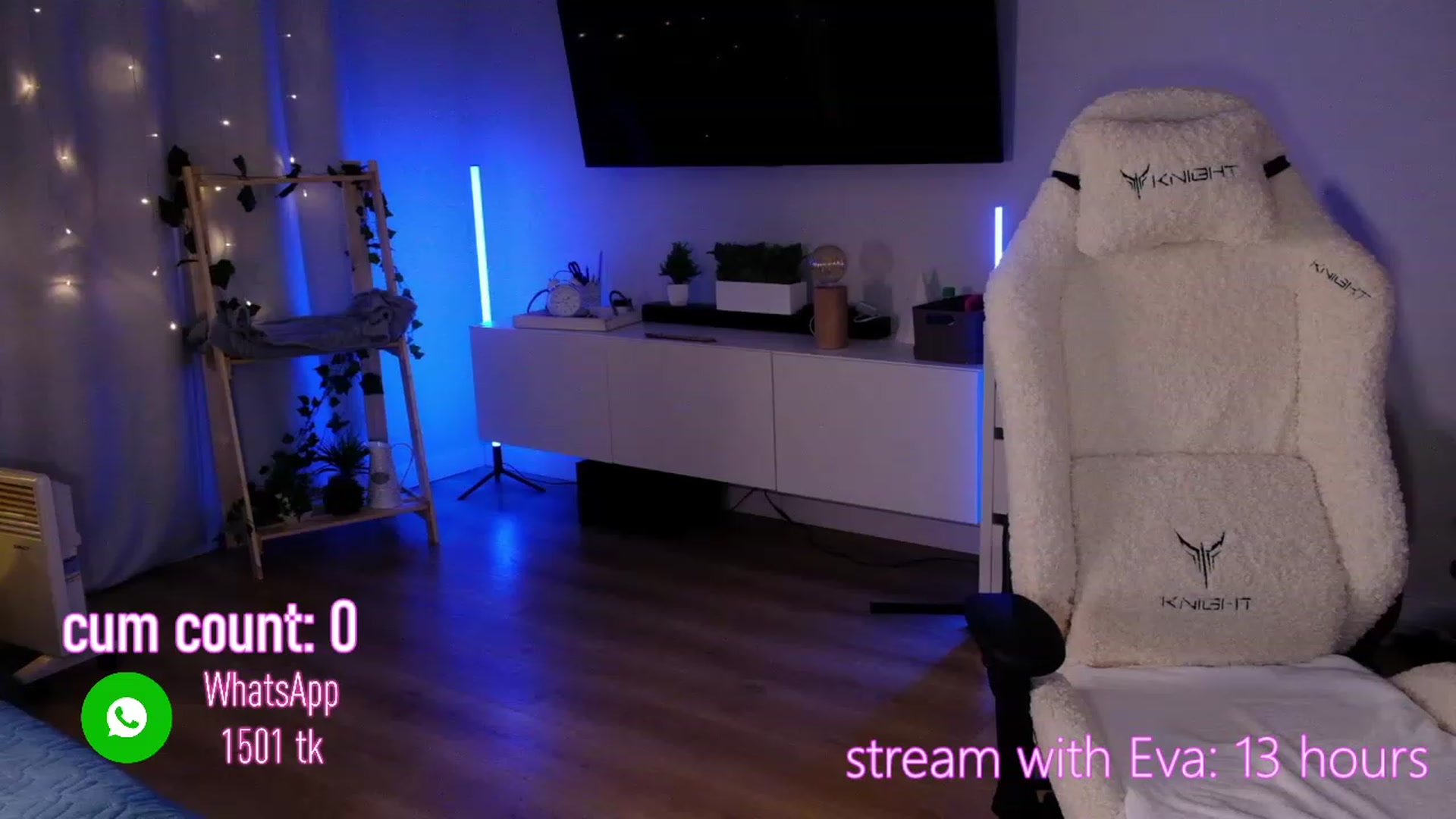 Gallery image thumbnail from JulyRedFox's myfreecams stream on, 11/24/2022, 01:34 image 1 of 20