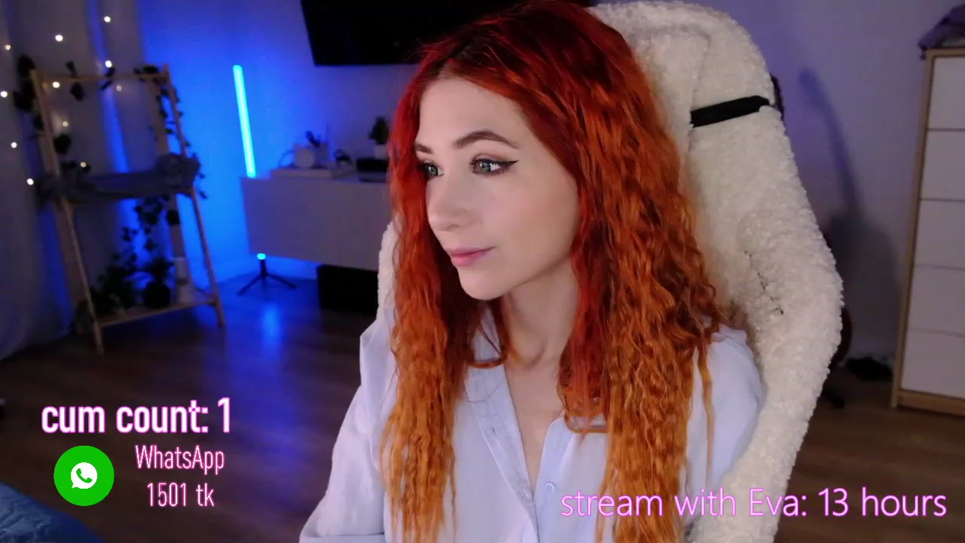 Gallery image thumbnail from JulyRedFox's myfreecams stream on, 11/24/2022, 01:34 image 6 of 20