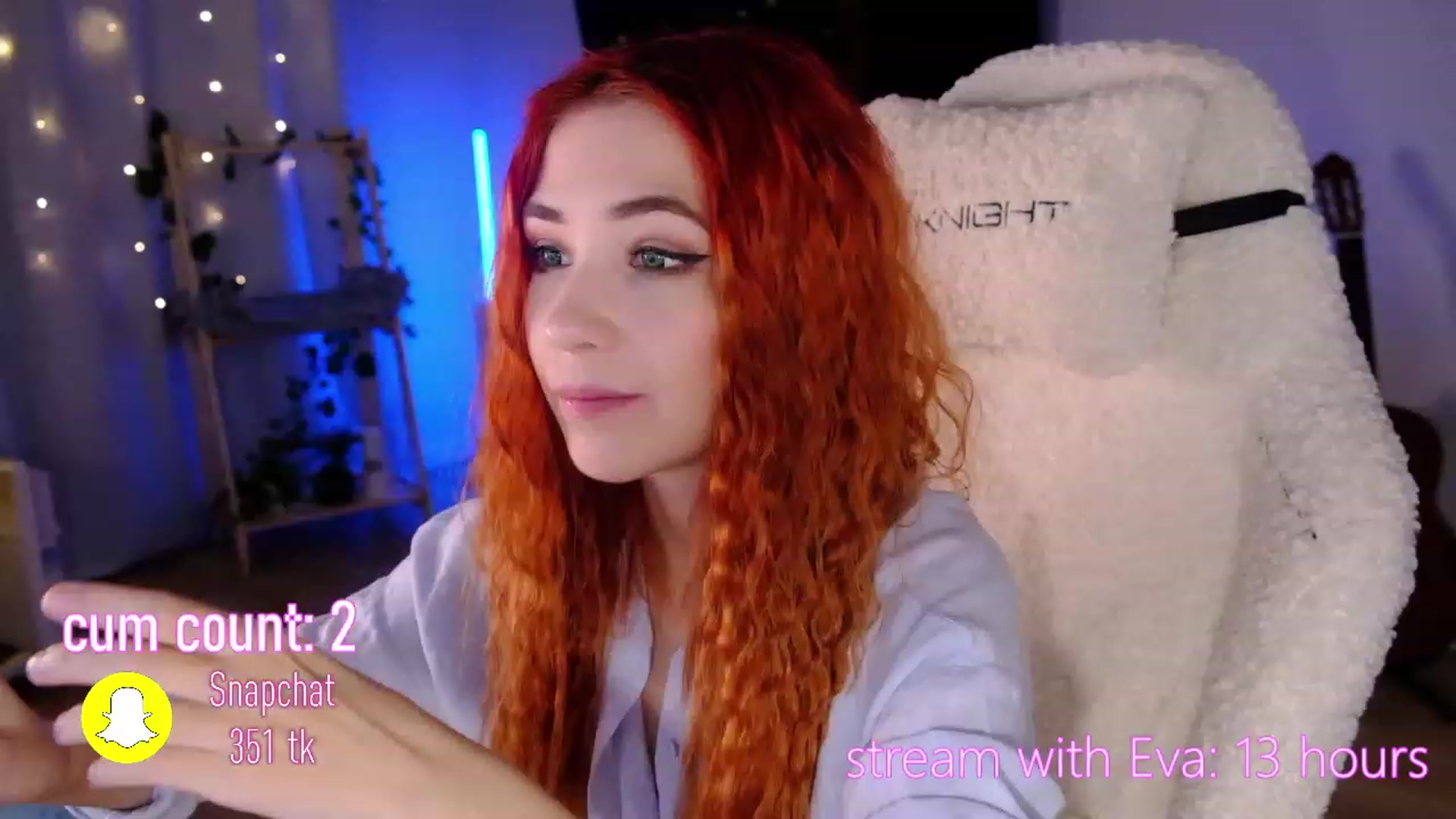 Gallery image thumbnail from JulyRedFox's myfreecams stream on, 11/24/2022, 02:02 image 17 of 20