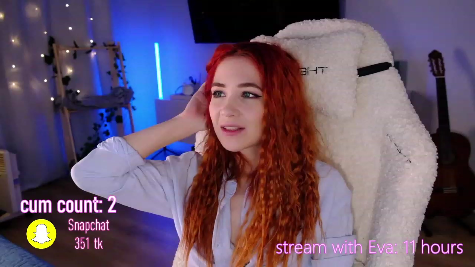 Gallery image thumbnail from JulyRedFox's myfreecams stream on, 11/24/2022, 02:02 image 16 of 20