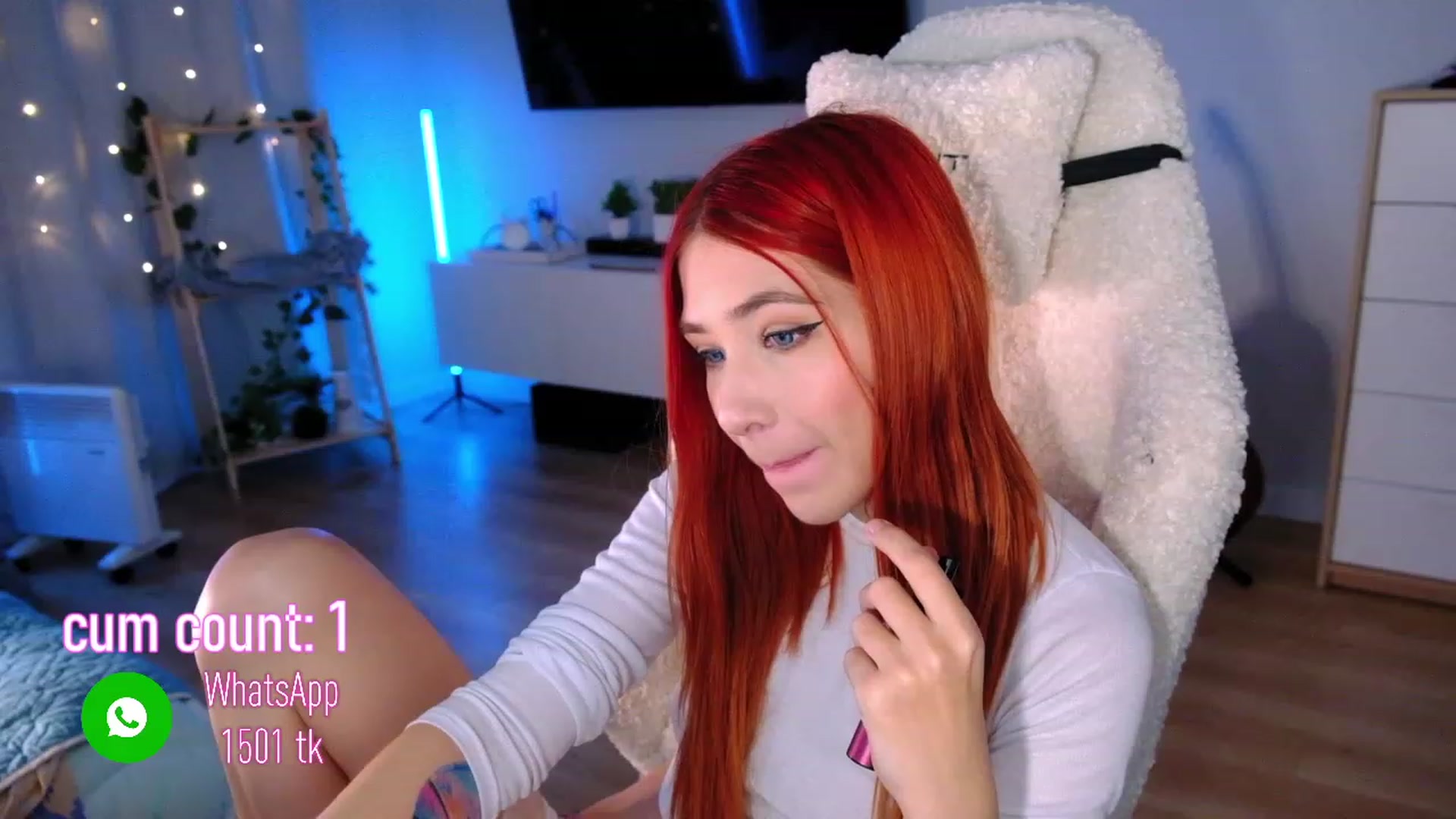 Gallery image thumbnail from JulyRedFox's myfreecams stream on, 11/27/2022, 01:01 image 14 of 20