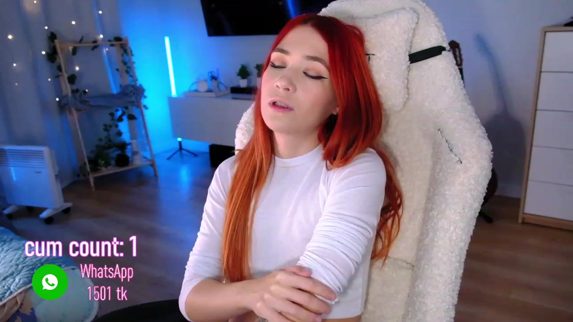 Gallery image thumbnail from JulyRedFox's myfreecams stream on, 11/27/2022, 01:01 image 4 of 20