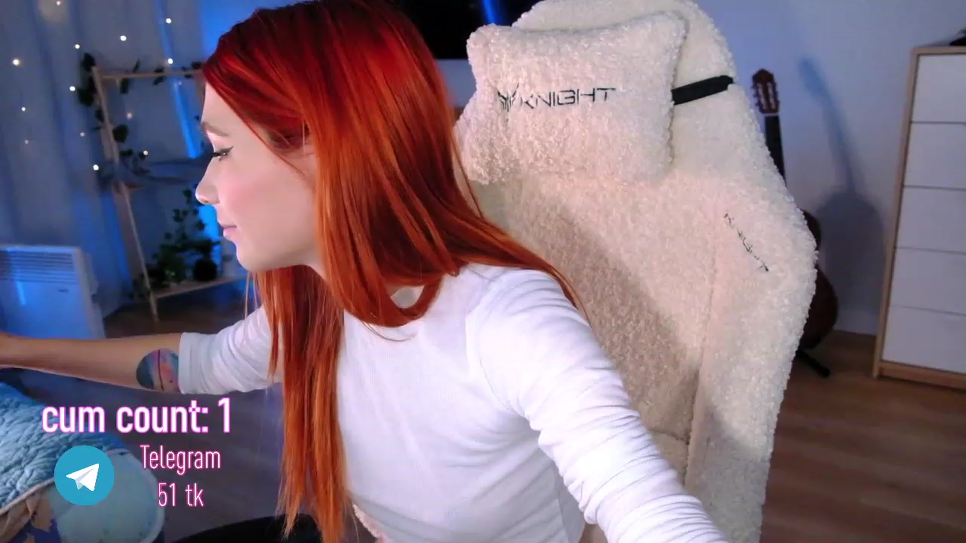 Gallery image thumbnail from JulyRedFox's myfreecams stream on, 11/27/2022, 01:01 image 5 of 20