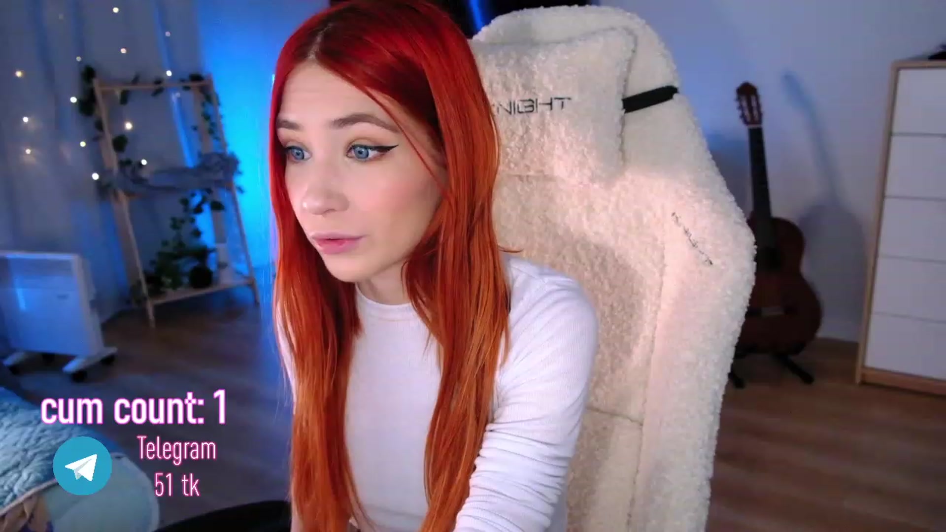 Gallery image thumbnail from JulyRedFox's myfreecams stream on, 11/27/2022, 01:01 image 11 of 20