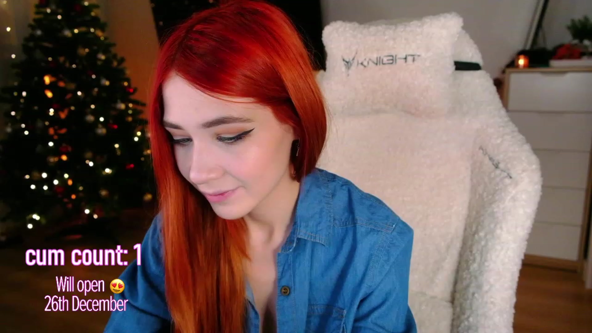 Gallery image thumbnail from JulyRedFox's myfreecams stream on, 12/18/2022, 01:52 image 10 of 20