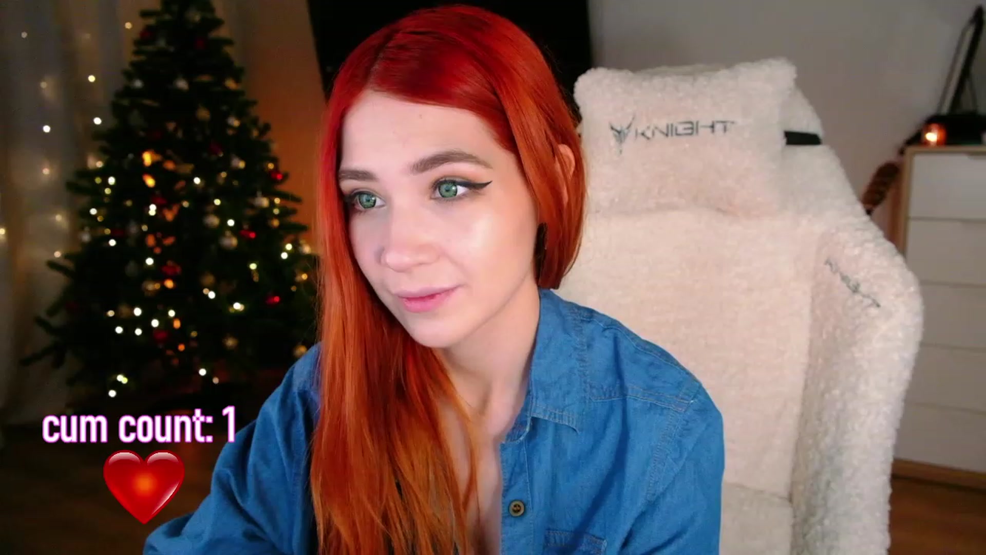 Gallery image thumbnail from JulyRedFox's myfreecams stream on, 12/18/2022, 01:52 image 15 of 20