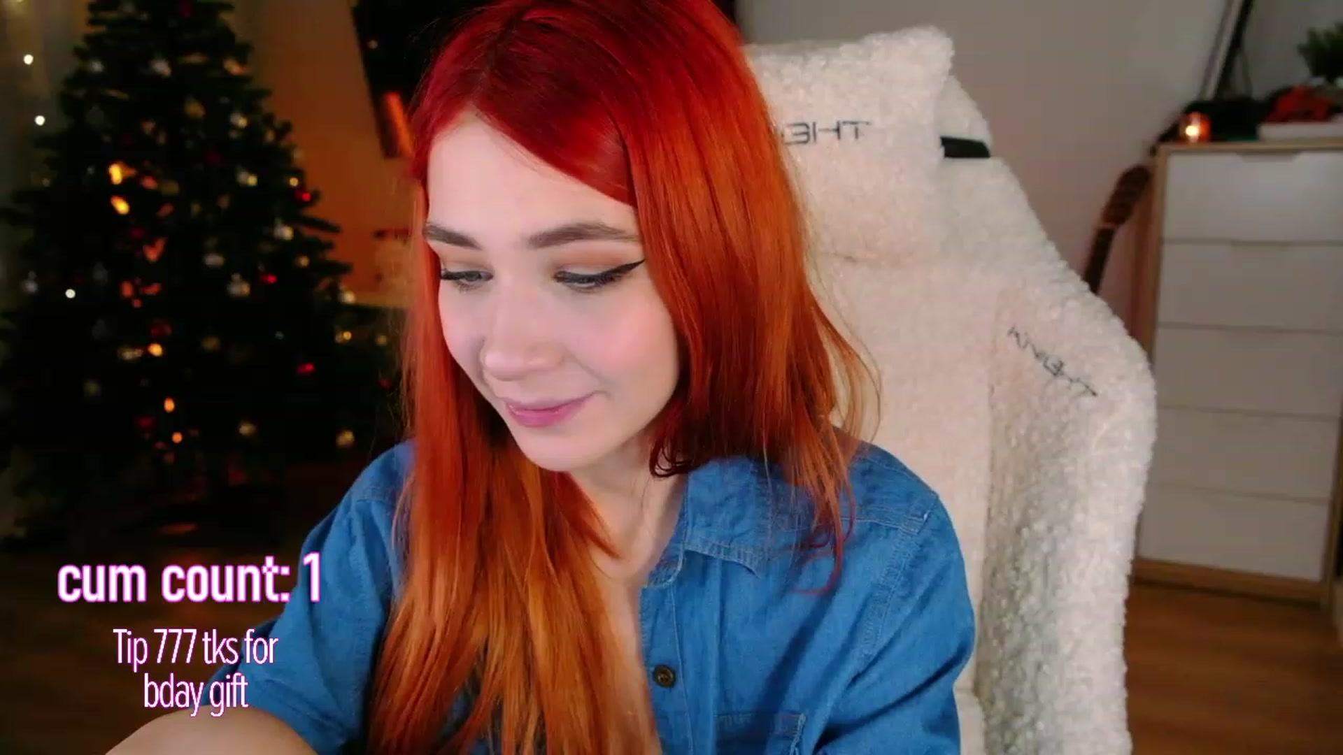 Gallery image thumbnail from JulyRedFox's myfreecams stream on, 12/18/2022, 01:52 image 7 of 20