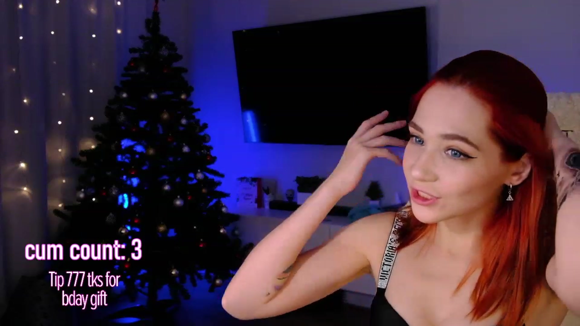 Gallery image thumbnail from JulyRedFox's myfreecams stream on, 12/23/2022, 02:26 image 18 of 20