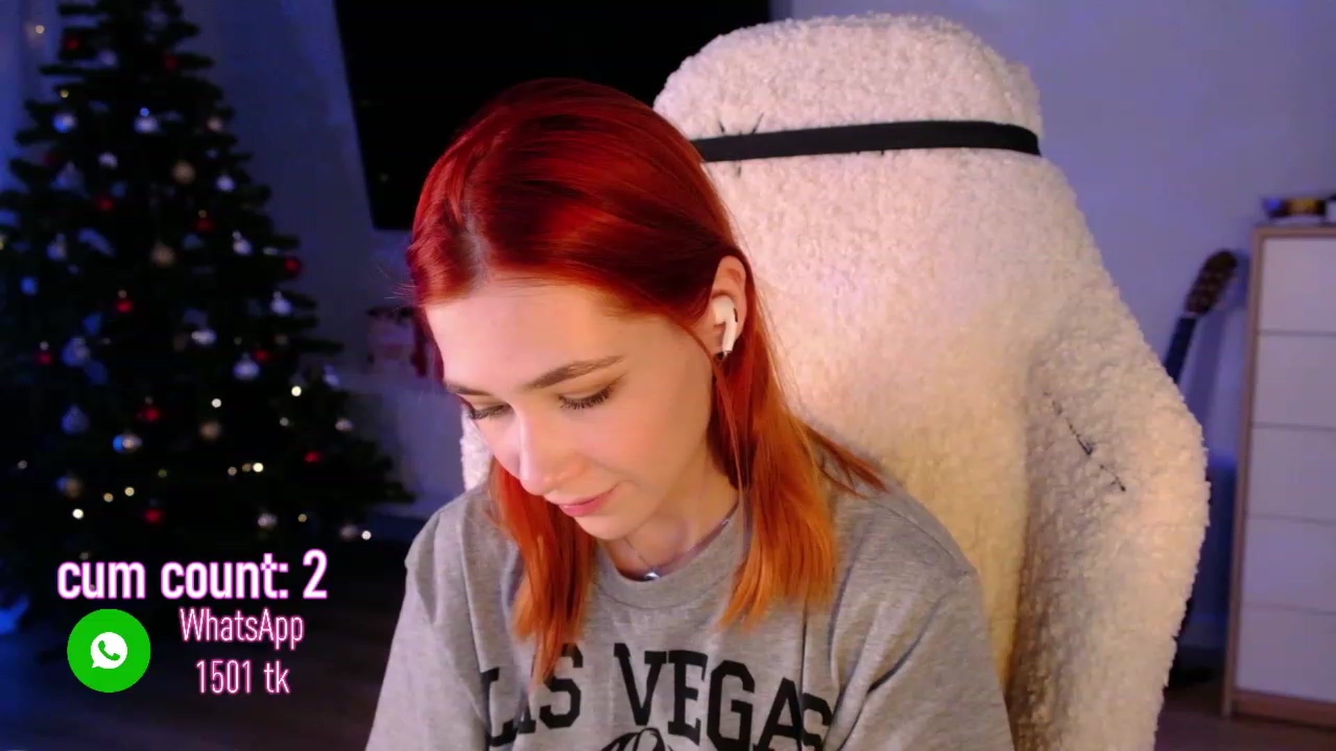 Gallery image thumbnail from JulyRedFox's myfreecams stream on, 12/29/2022, 02:37 image 20 of 20