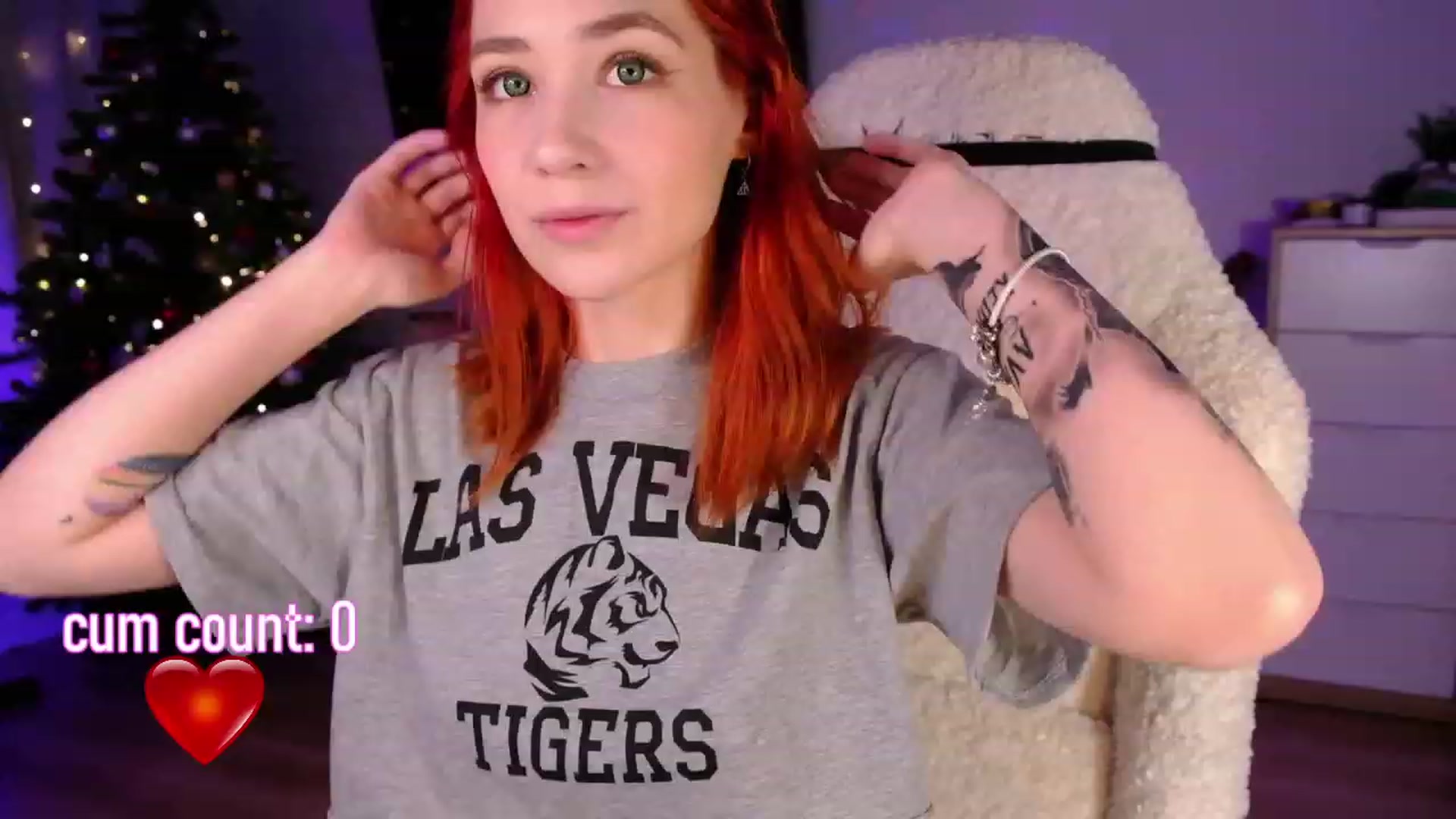 Gallery image thumbnail from JulyRedFox's myfreecams stream on, 12/29/2022, 02:37 image 2 of 20