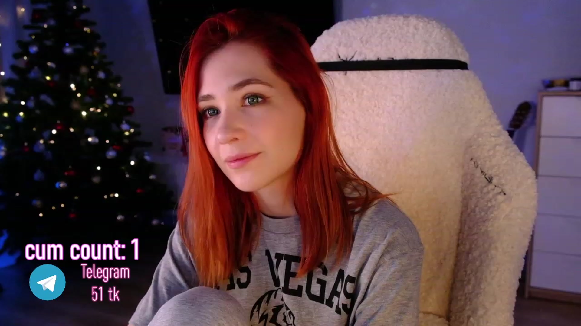 Gallery image thumbnail from JulyRedFox's myfreecams stream on, 12/29/2022, 02:37 image 11 of 20