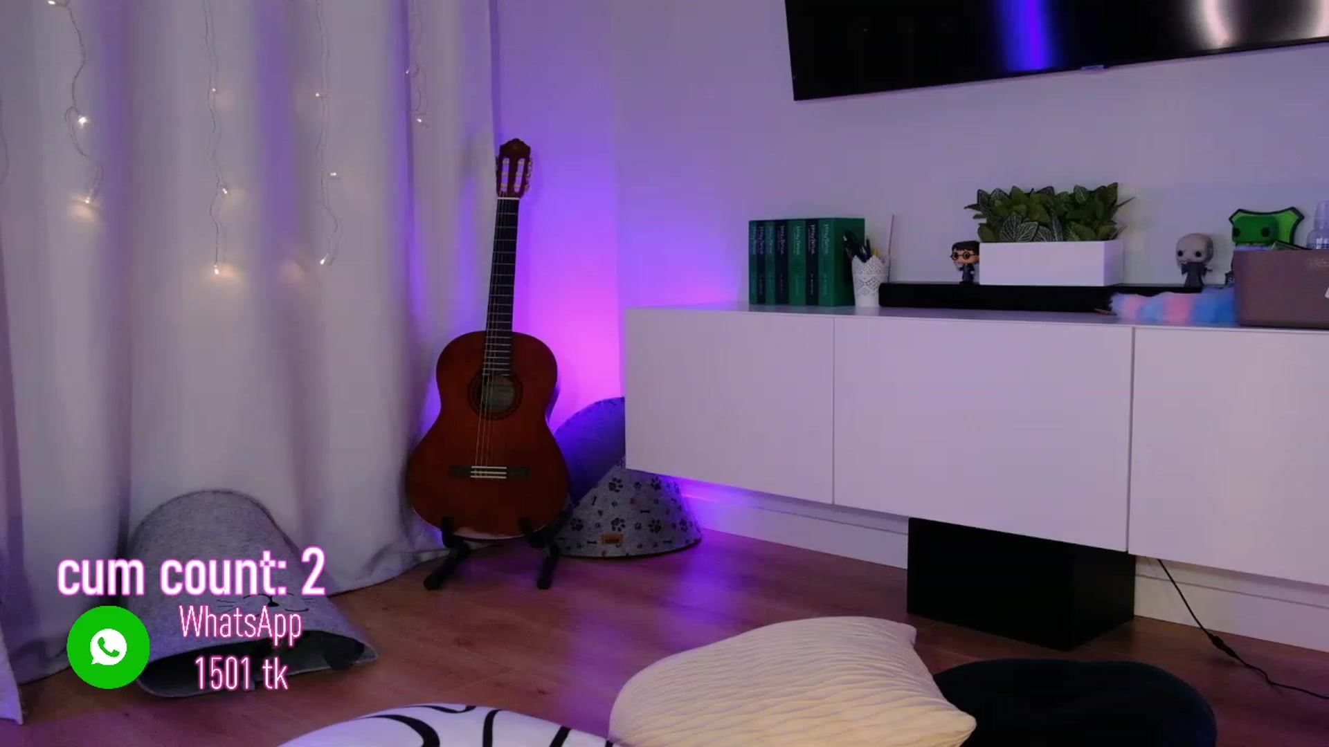 Gallery image thumbnail from JulyRedFox's myfreecams stream on, 01/03/2023, 05:09 image 10 of 20