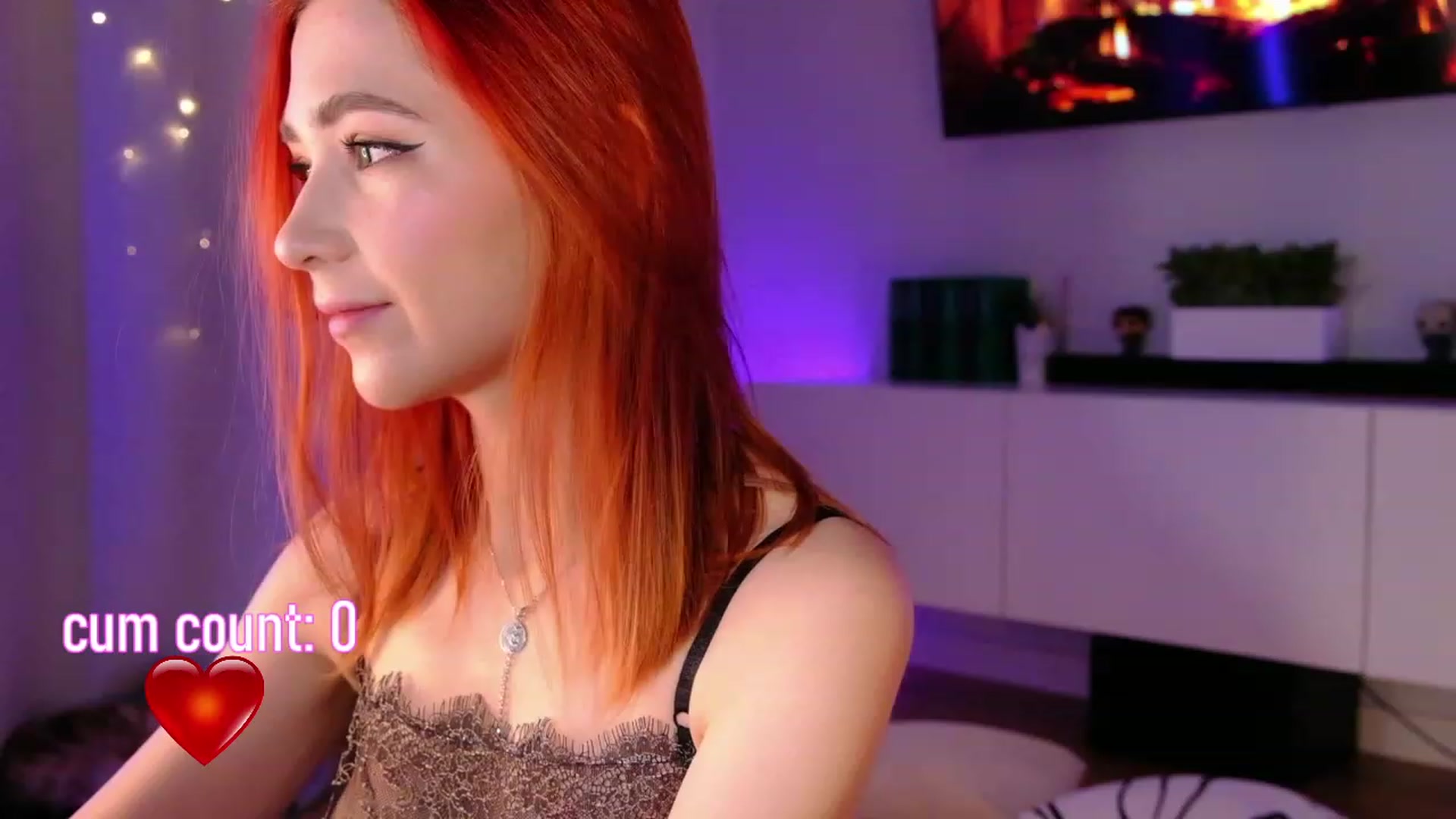 Gallery image thumbnail from JulyRedFox's myfreecams stream on, 01/06/2023, 24:29 image 9 of 20