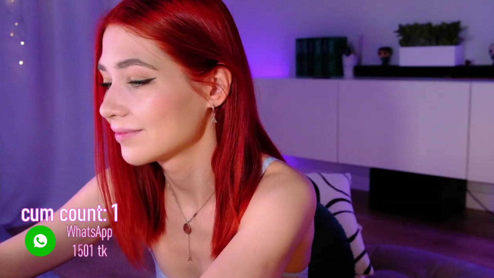 Gallery image thumbnail from JulyRedFox's myfreecams stream on, 01/09/2023, 23:06 image 10 of 20