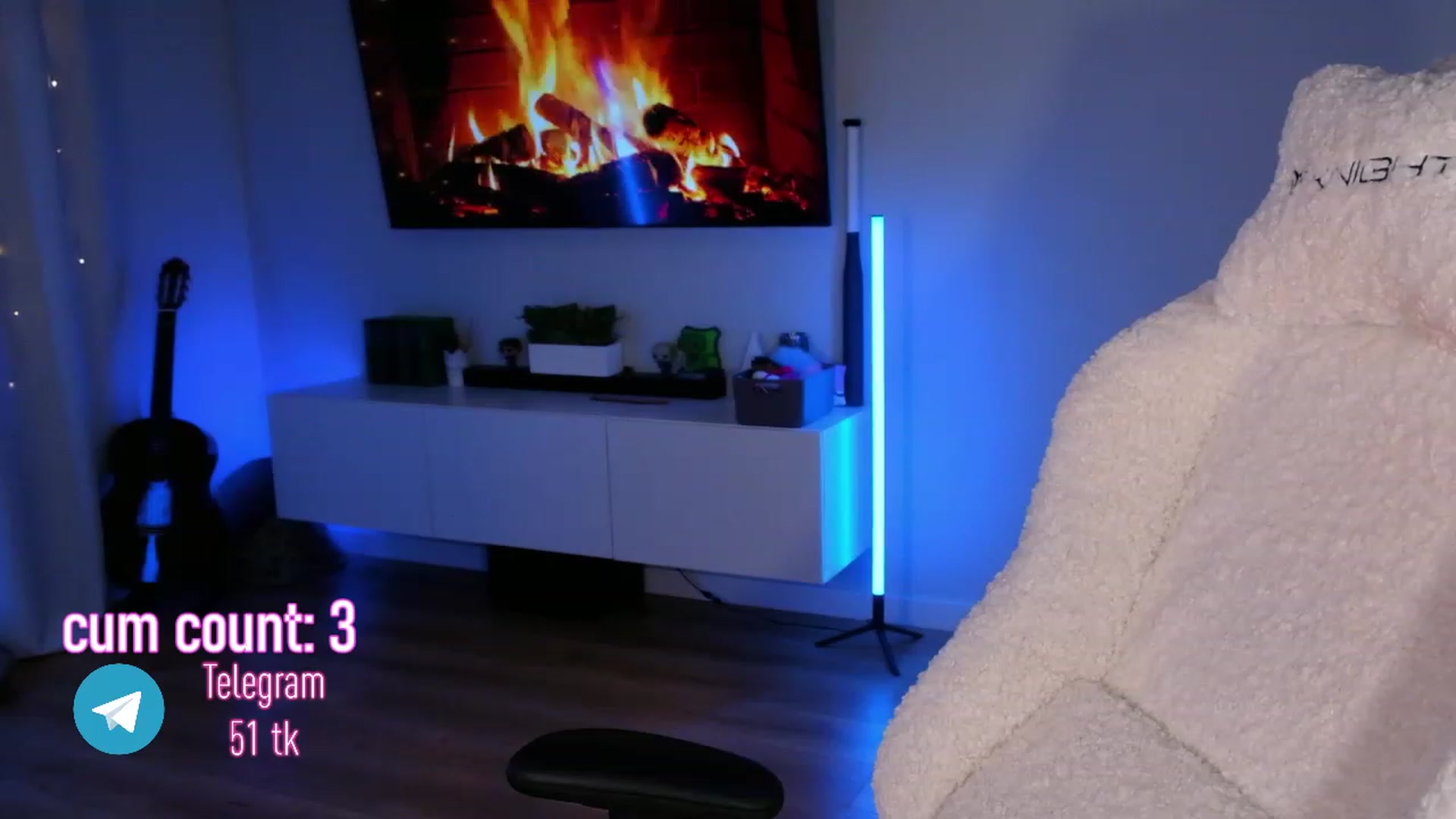 Gallery image thumbnail from JulyRedFox's myfreecams stream on, 01/14/2023, 02:17 image 4 of 20