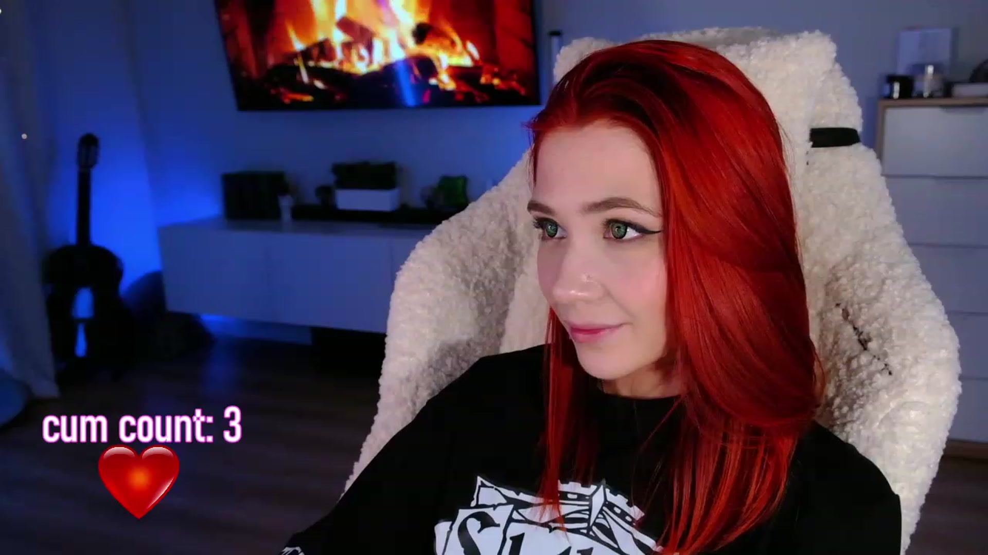 Gallery image thumbnail from JulyRedFox's myfreecams stream on, 01/14/2023, 02:17 image 17 of 20