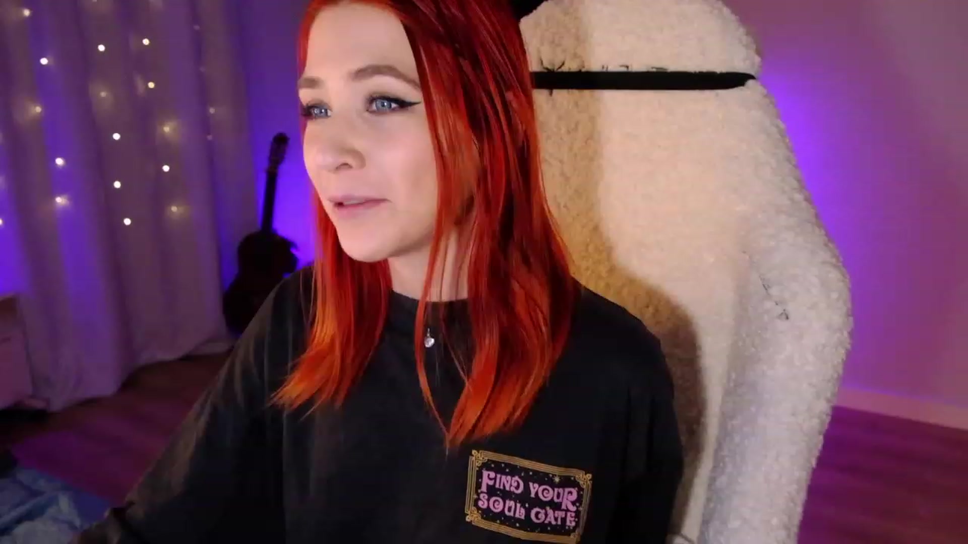 Gallery image thumbnail from JulyRedFox's myfreecams stream on, 01/31/2023, 03:04 image 8 of 20